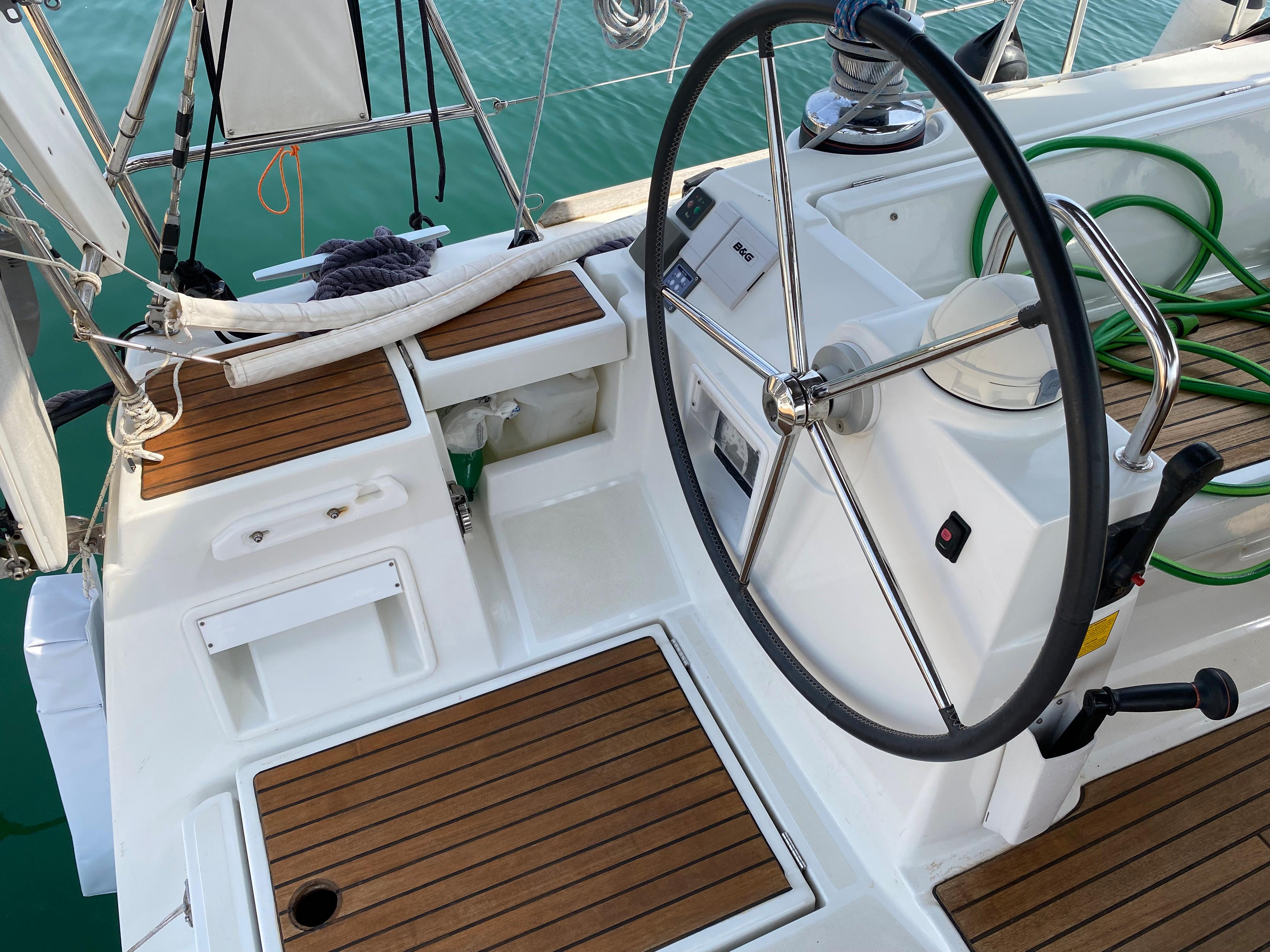 Yacht Photos Pics