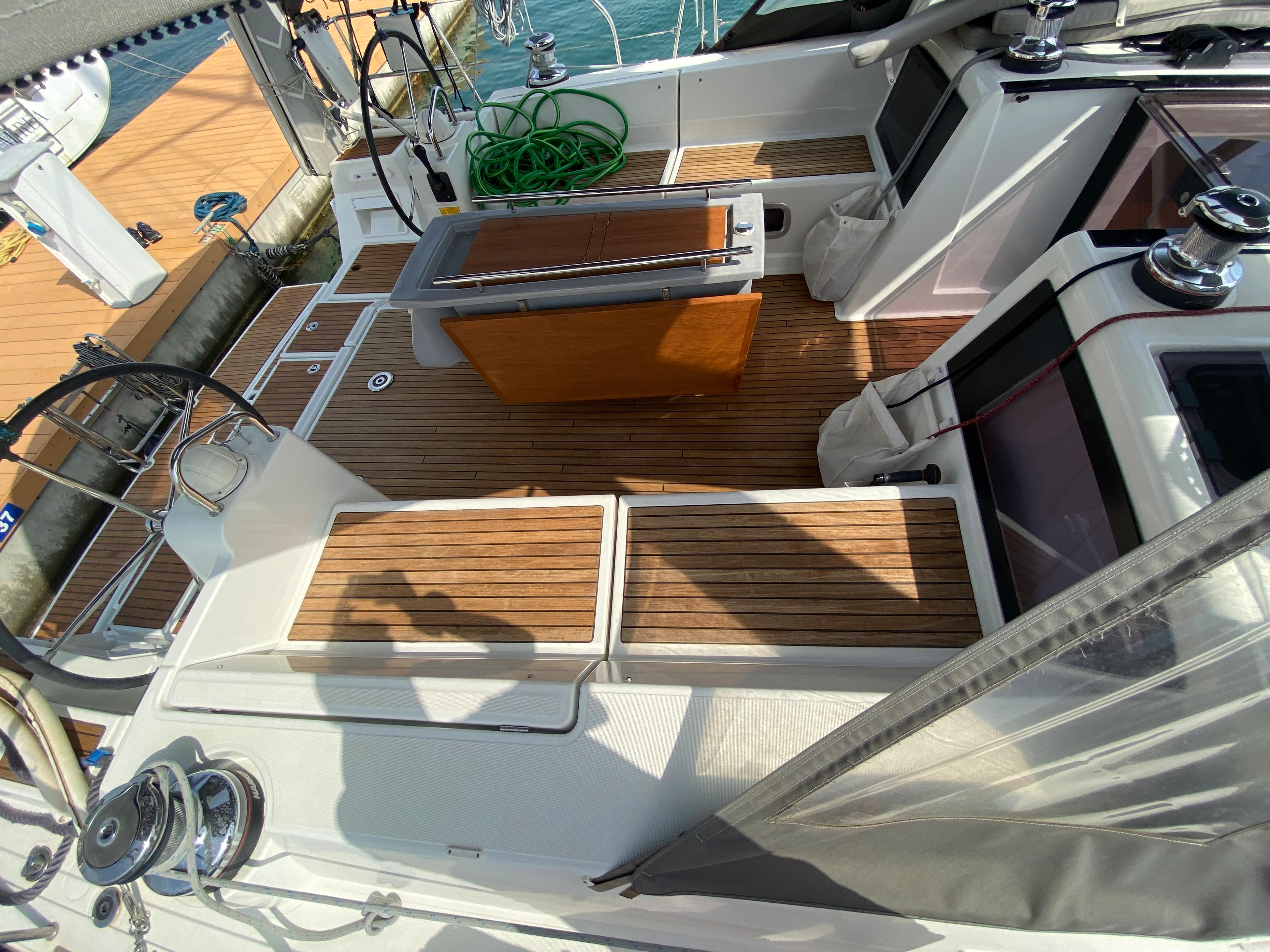 Yacht Photos Pics