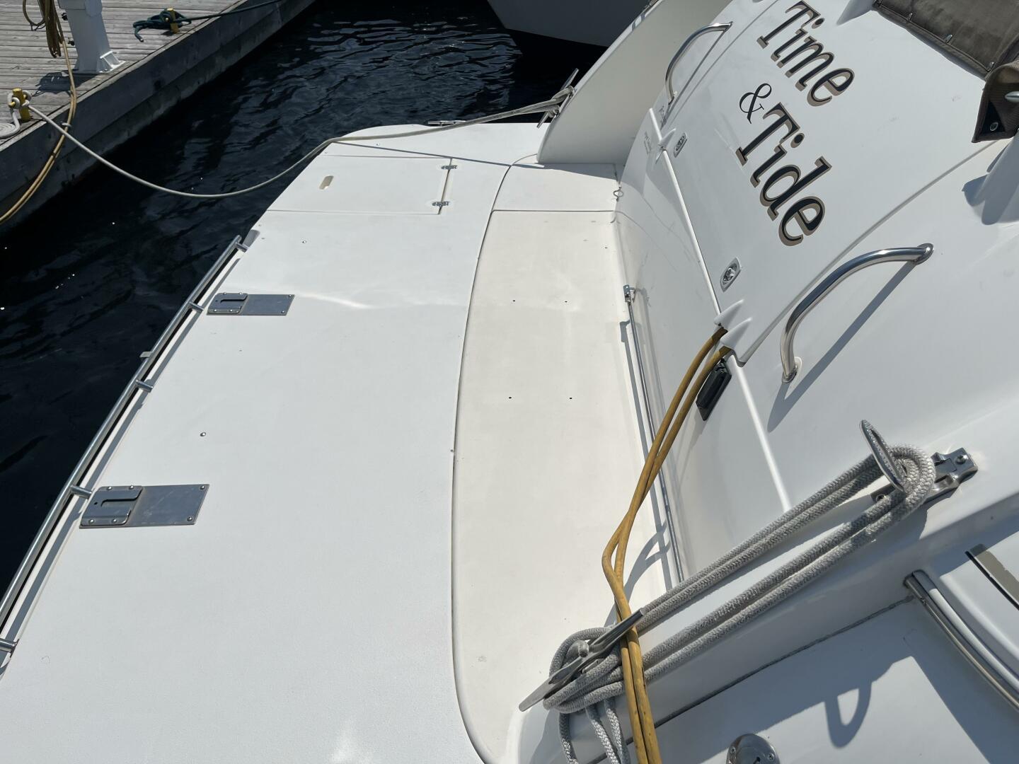 1998-cruisers-yachts-3870-esprit-power-9818436-20250611100337257-1_XLARGE
