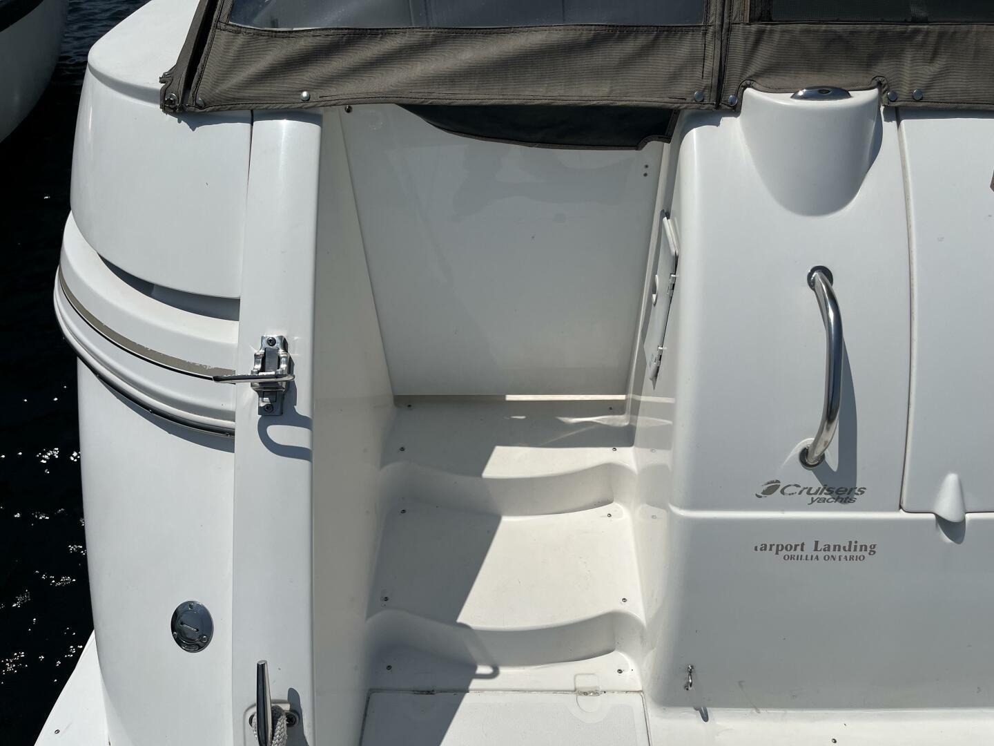 1998-cruisers-yachts-3870-esprit-power-9818436-20250611100338993-1_XLARGE