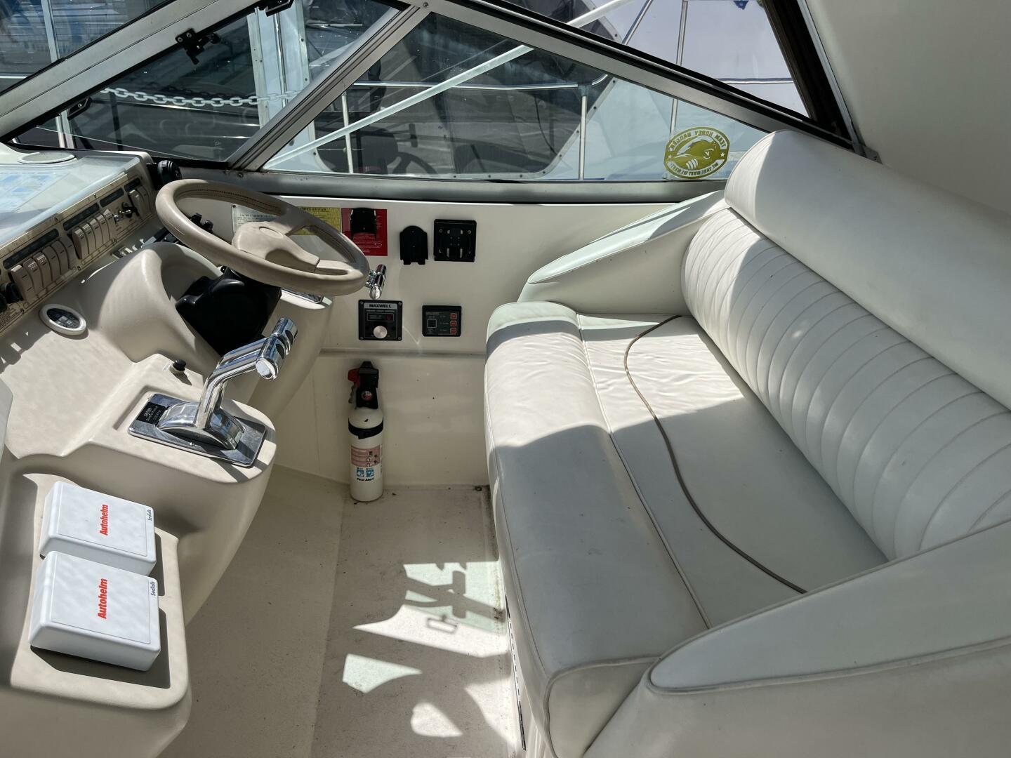 1998-cruisers-yachts-3870-esprit-power-9818436-20250611100355204-1_XLARGE