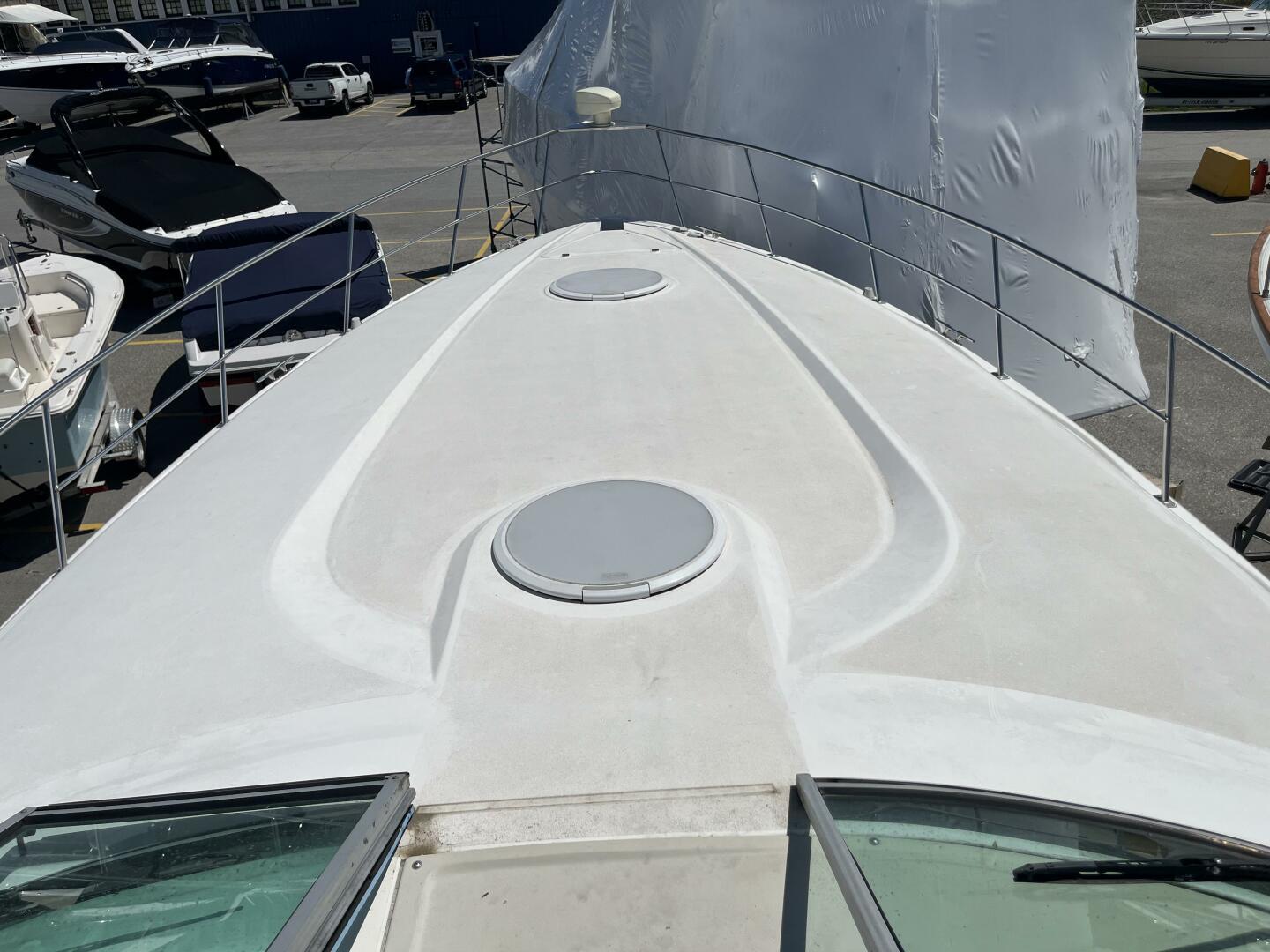 1998-cruisers-yachts-3870-esprit-power-9818436-20250611100407261-1_XLARGE