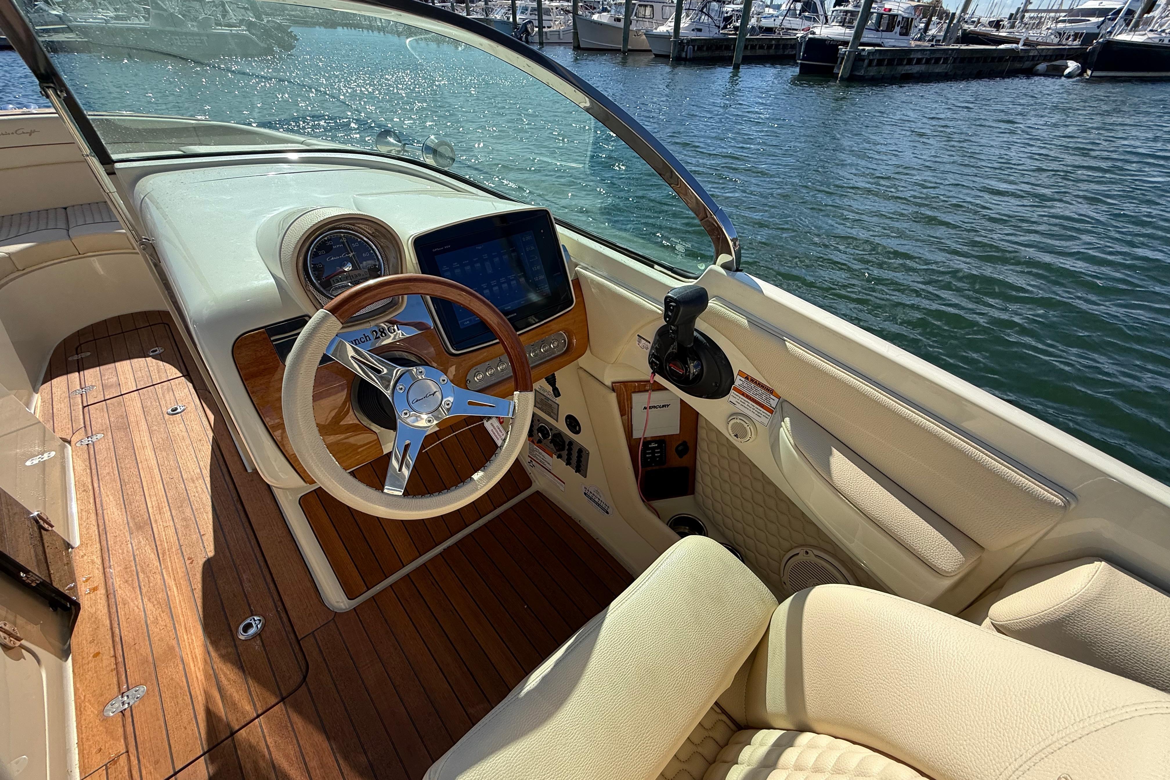 2019 Chris-Craft Launch 28 GT-16