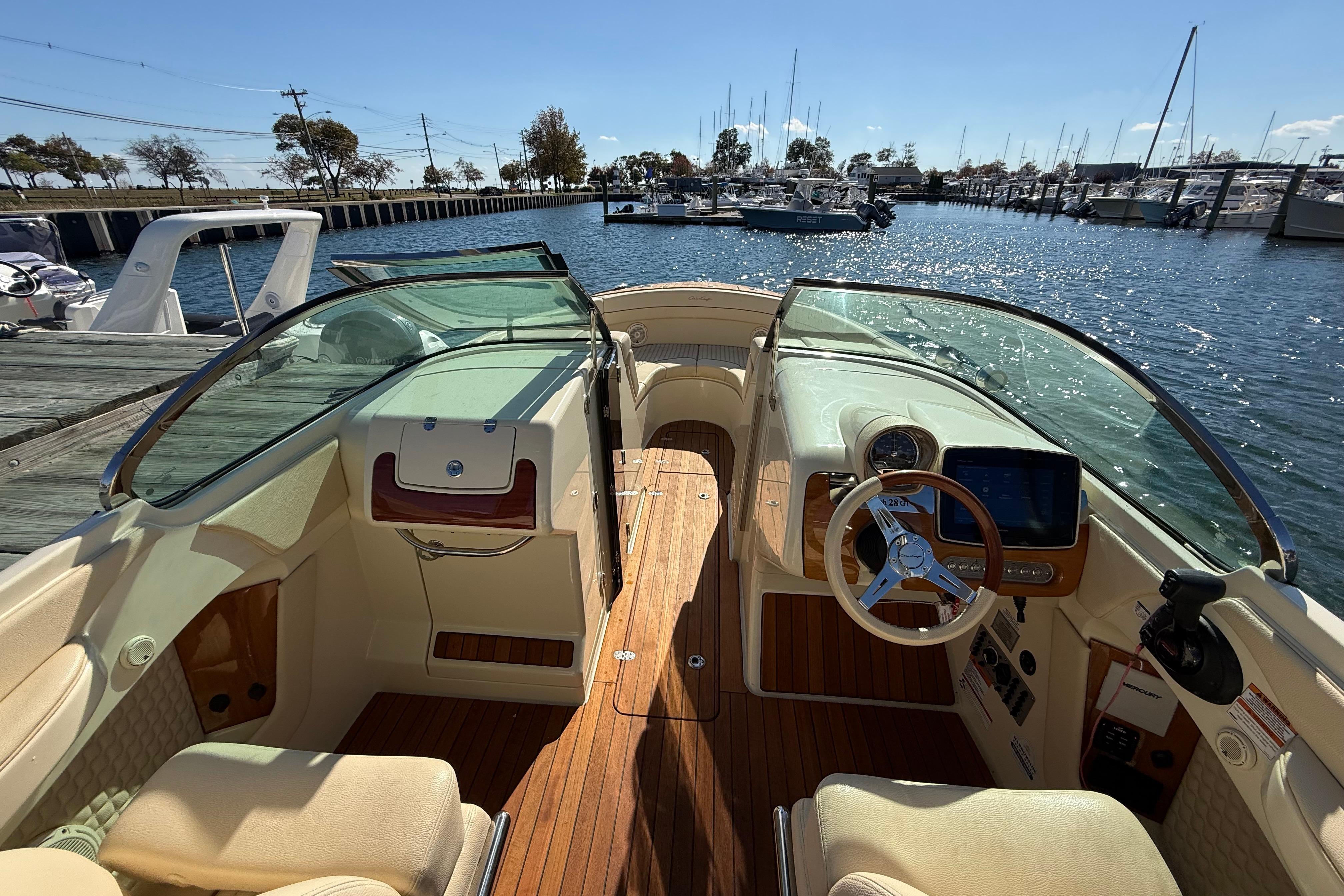 2019 Chris-Craft Launch 28 GT-15