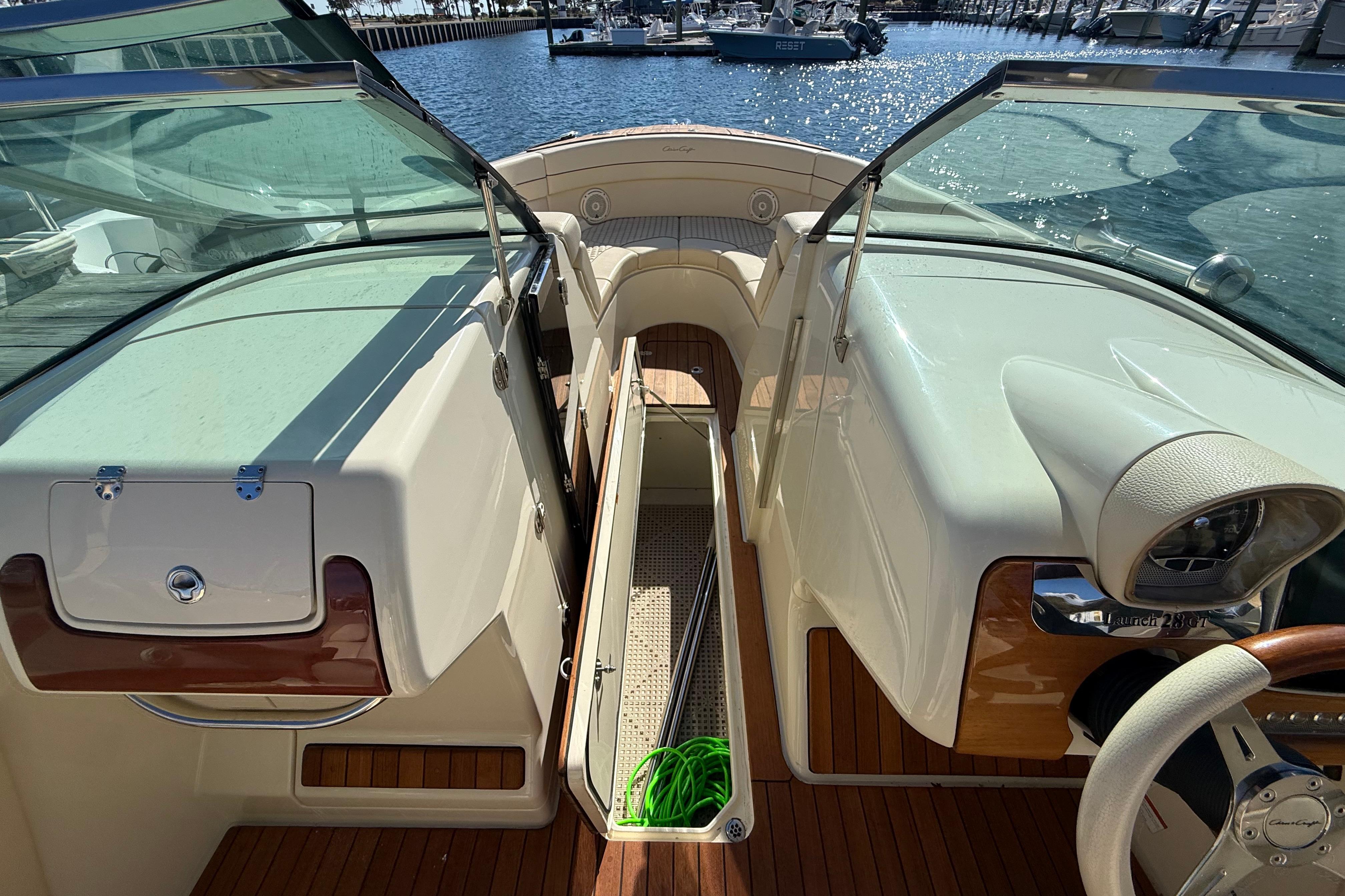 2019 Chris-Craft Launch 28 GT-27