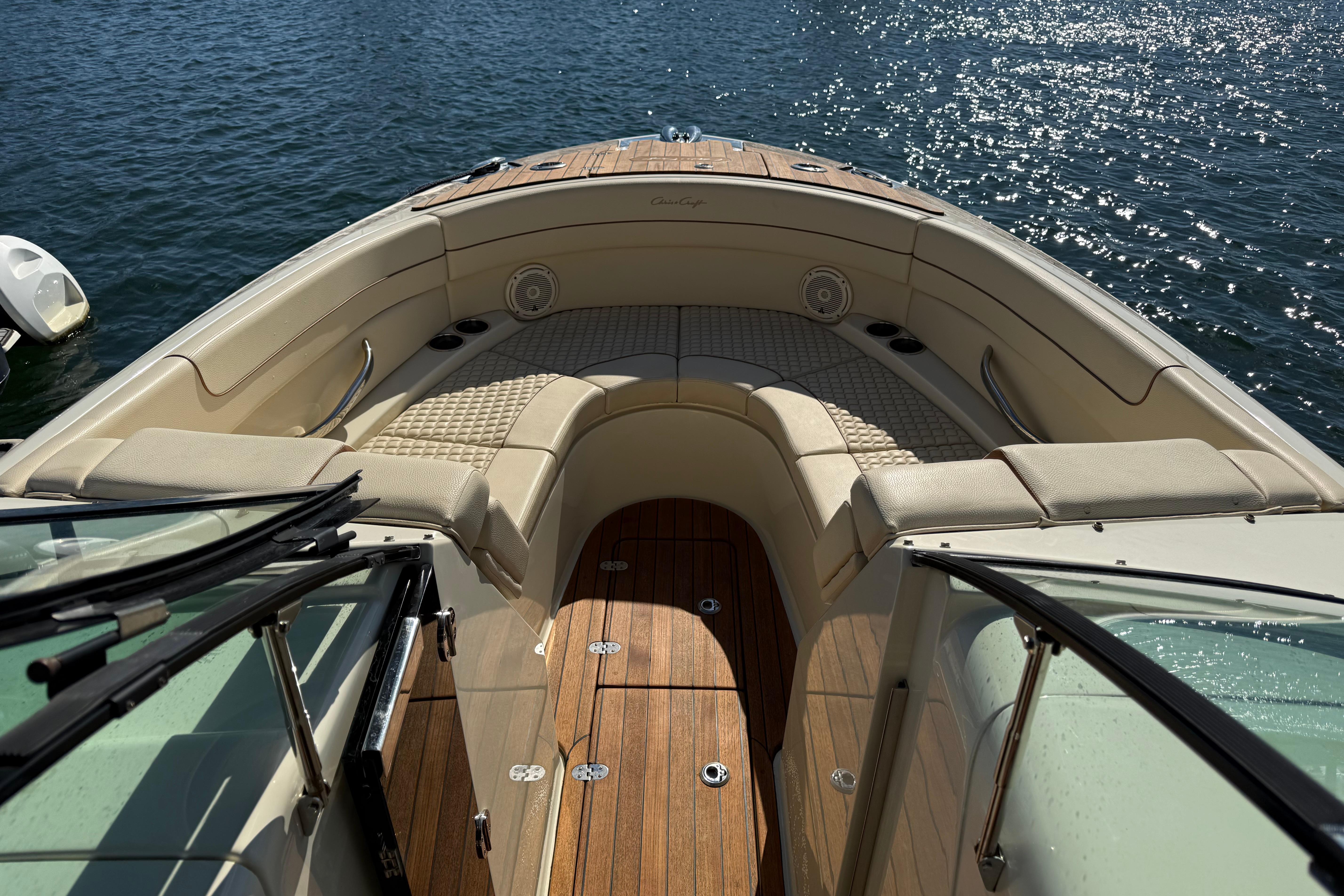 2019 Chris-Craft Launch 28 GT-28