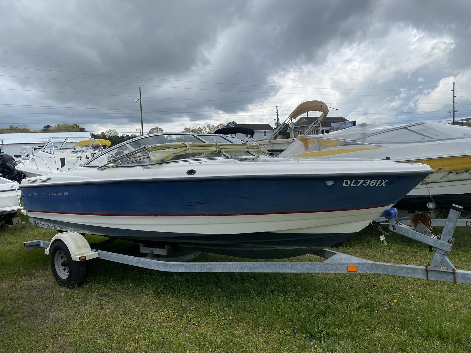 2004 Bayliner boat for sale, model of the boat is 215BR Classic21 & Image # 1 of 9