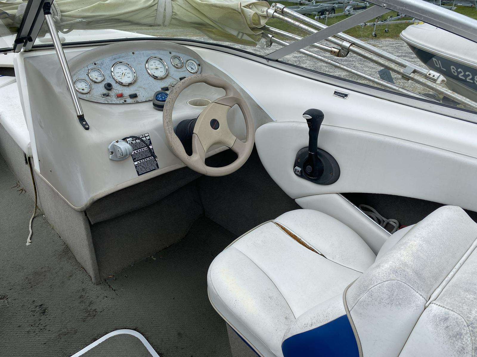2004 Bayliner boat for sale, model of the boat is 215BR Classic21 & Image # 8 of 9