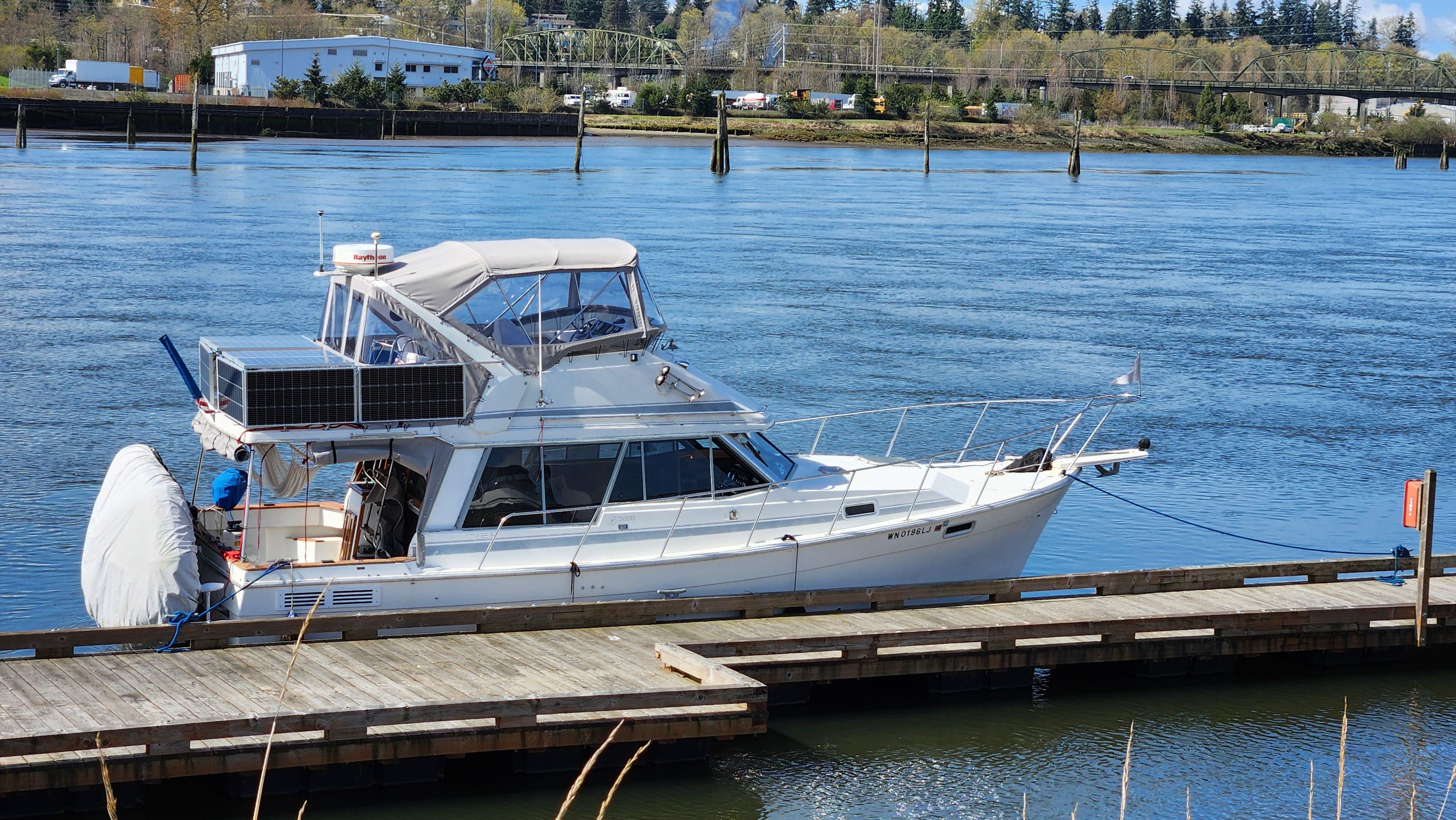 1989 Bayliner 3288 Motoryacht Everett, Washington - Everett Yachts