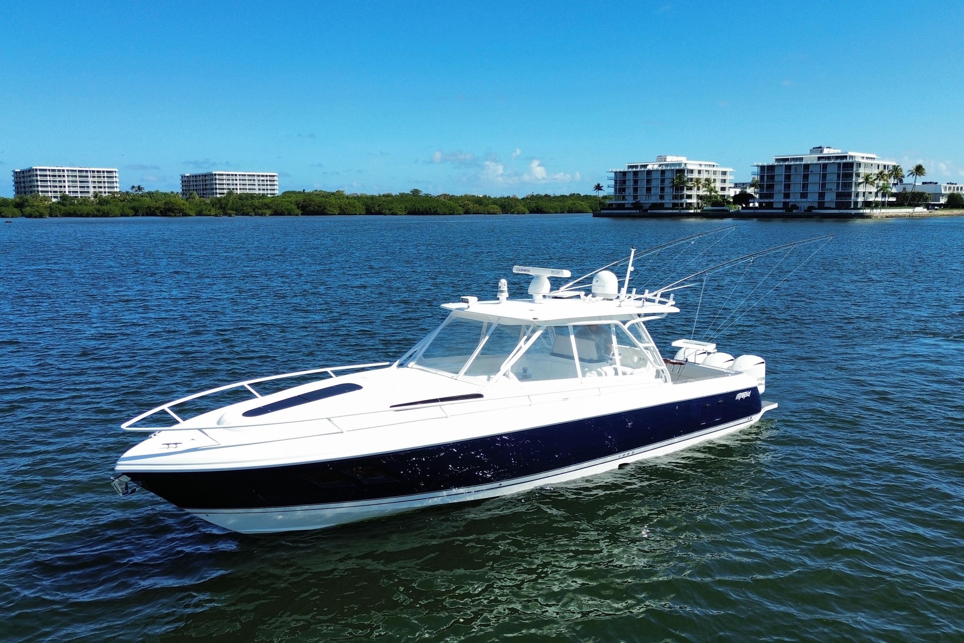 2014 Intrepid 400 Cuddy