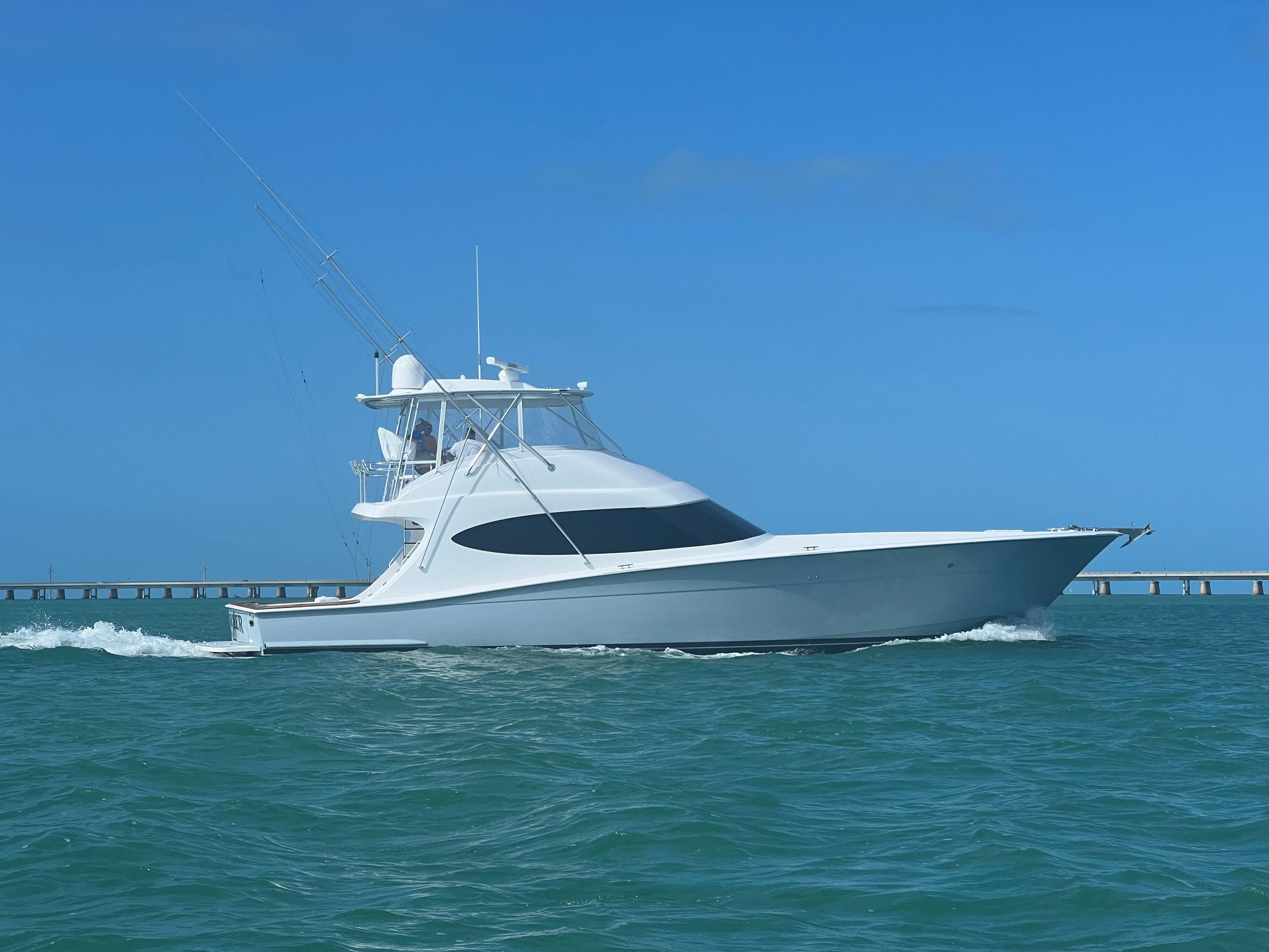 2002 Hatteras 60' Convertible - $849,000