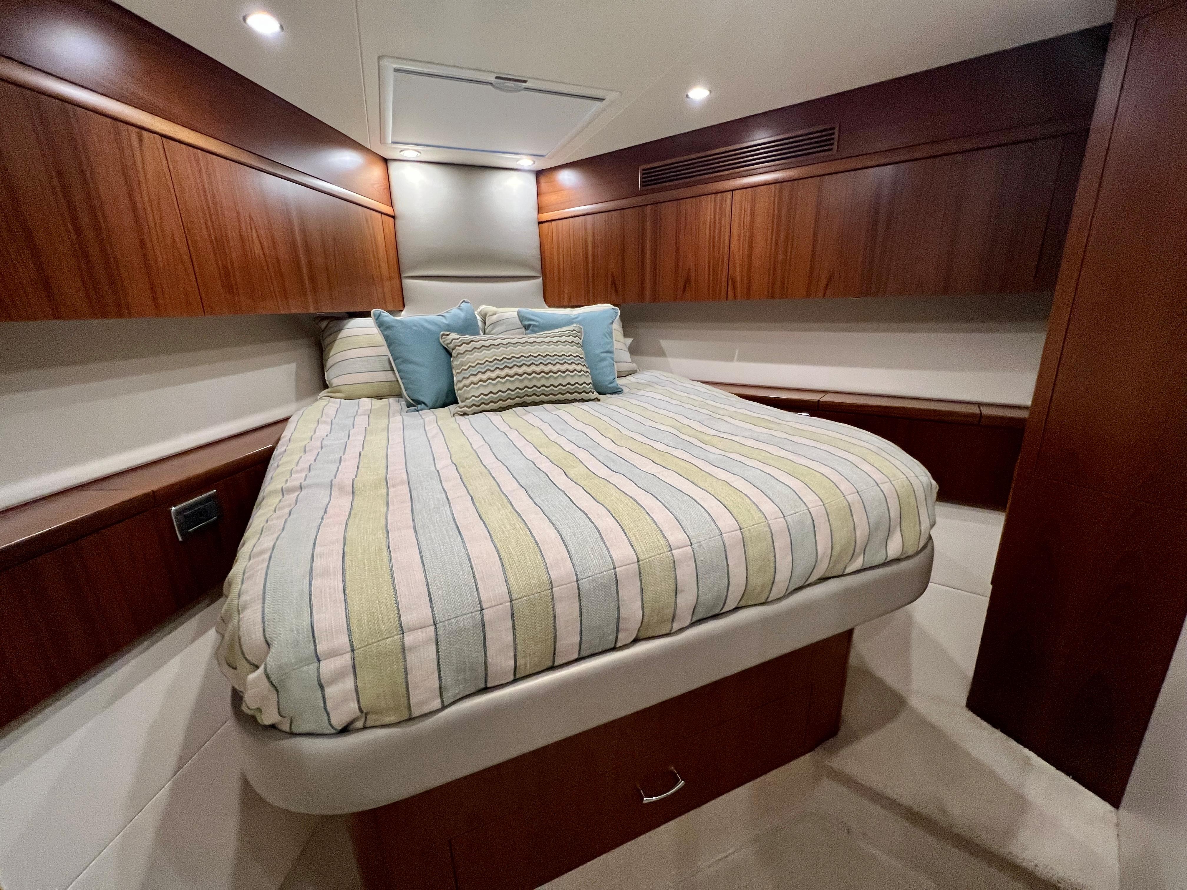 Hatteras 59 Change Order-VIP Stateroom