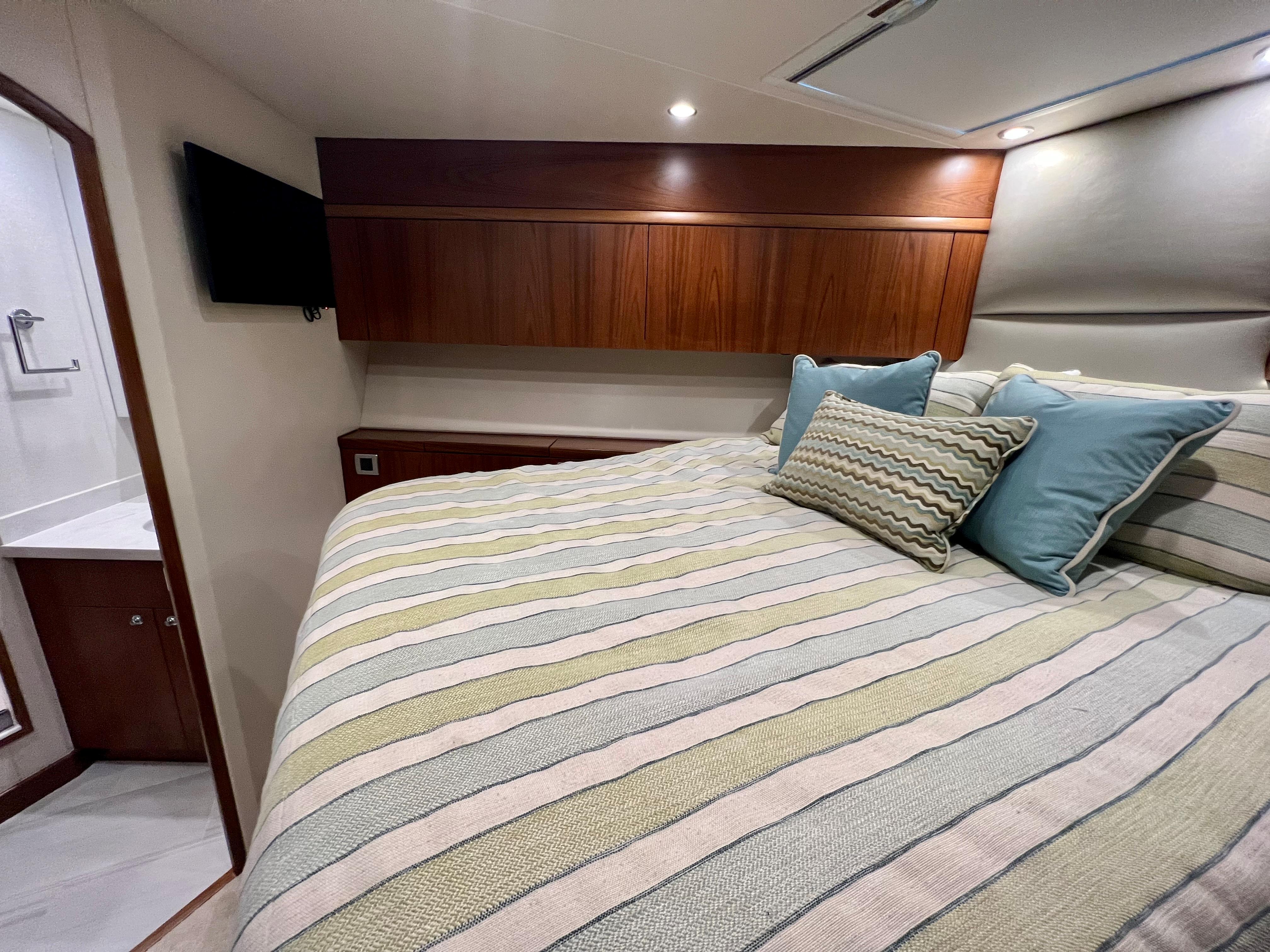 Hatteras 59 Change Order-VIP Stateroom