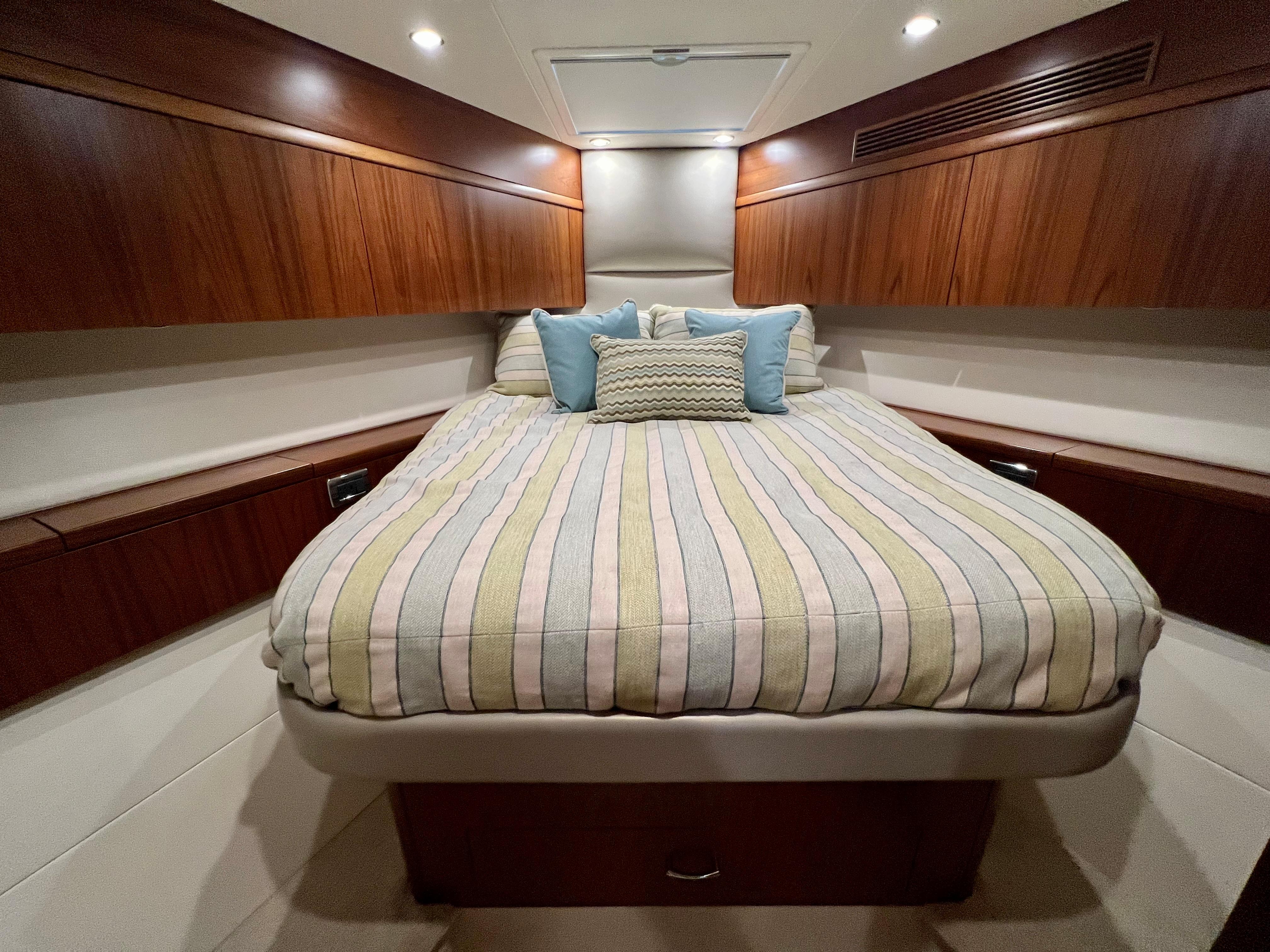 Hatteras 59 Change Order-VIP Stateroom