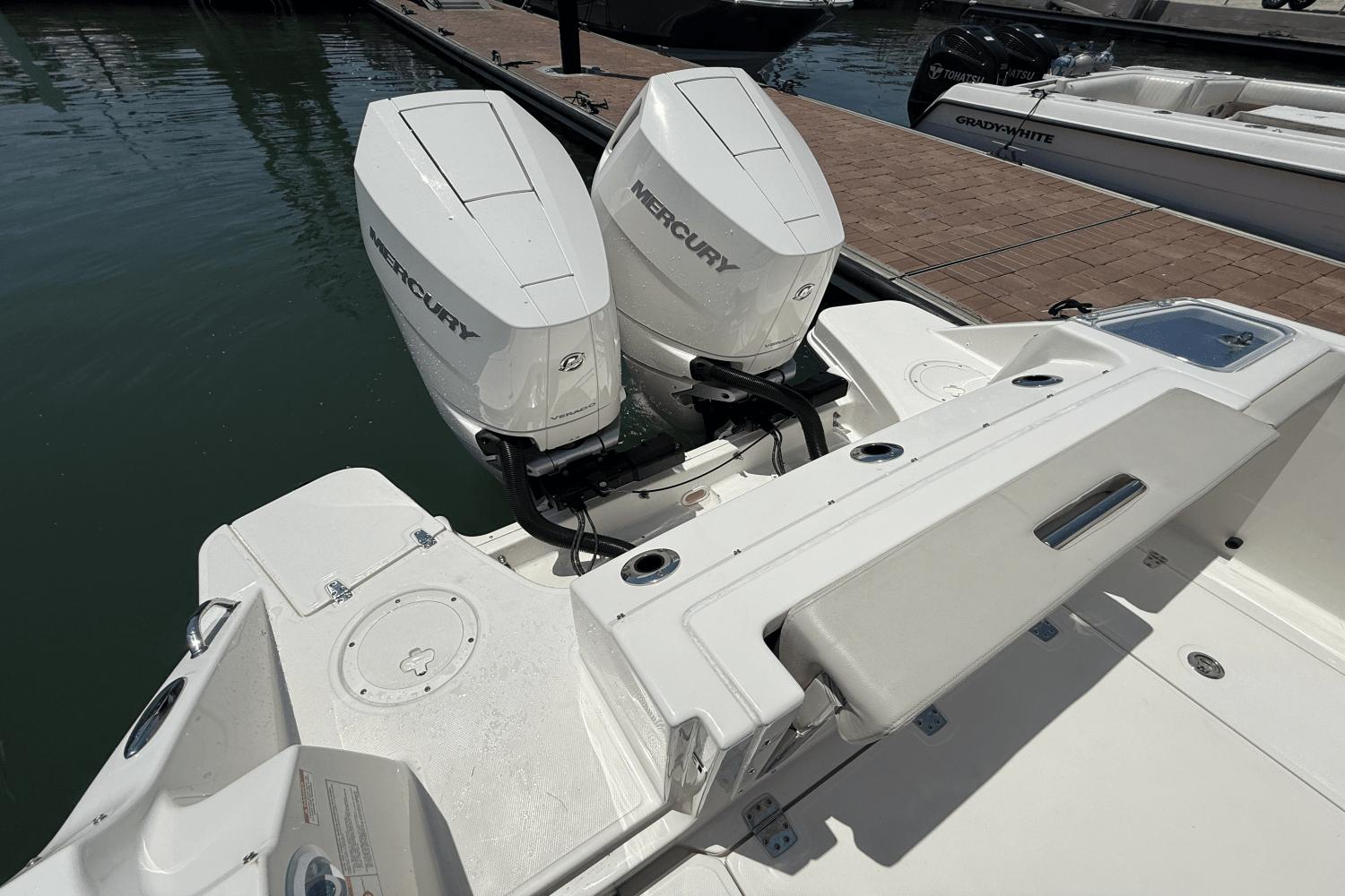 2024-boston-whaler-280-vantage-power-9818451-980077468-0-290520251012-27