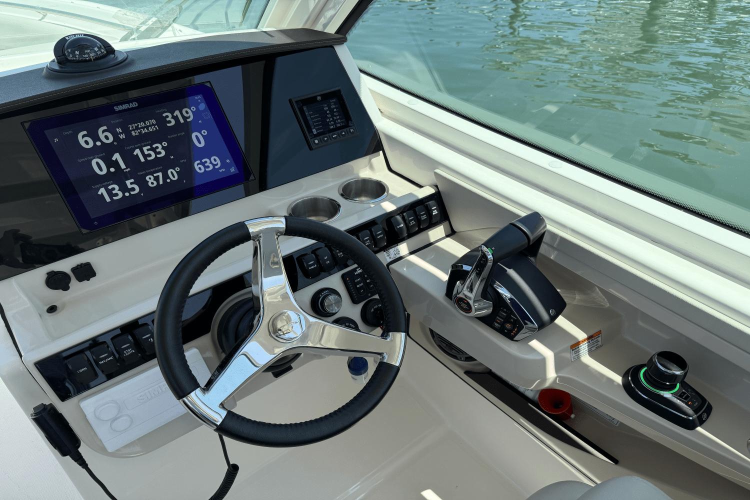 2024-boston-whaler-280-vantage-power-9818451-980077481-0-290520251011-22