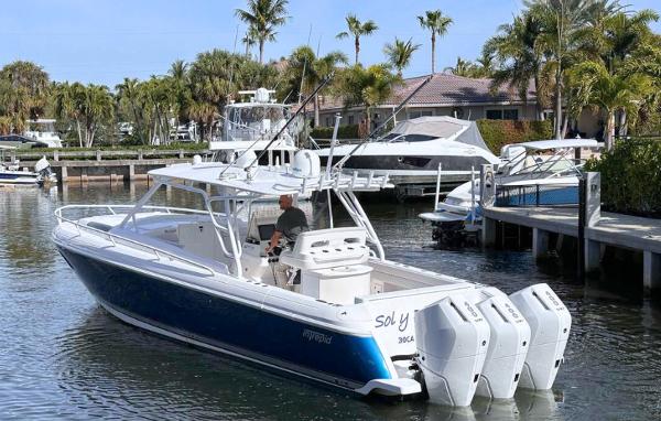 Photo of 2015 Intrepid 40'
