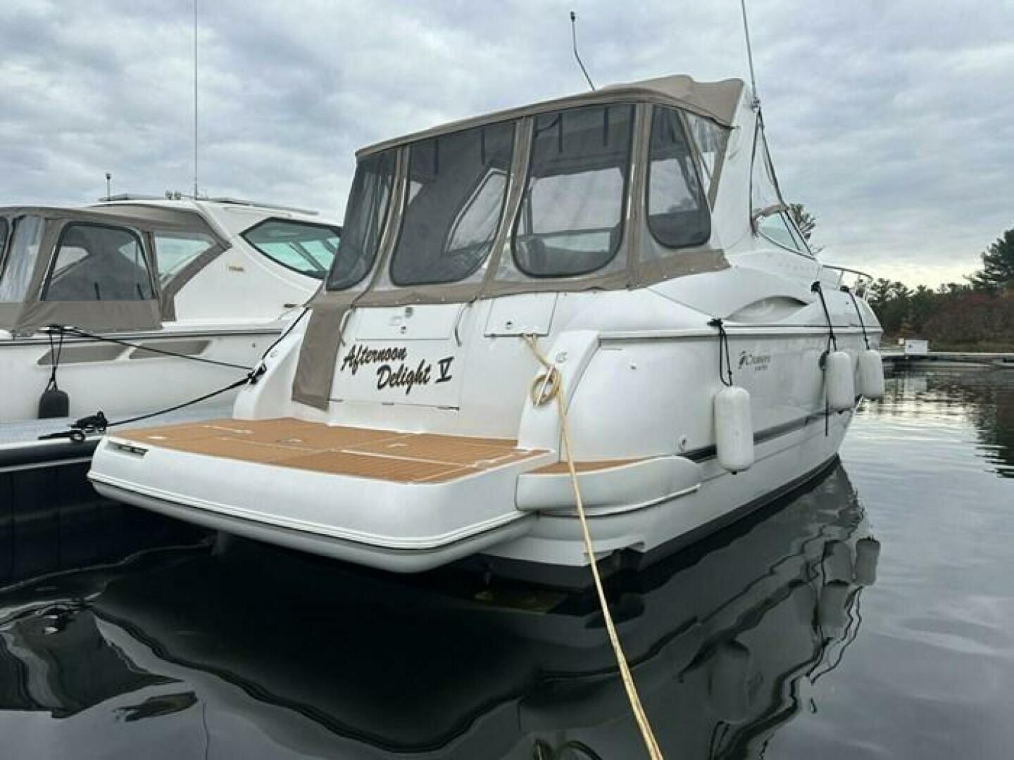 2001-cruisers-yachts-3672-express-power-9808465-20250523140248113-1_XLARGE