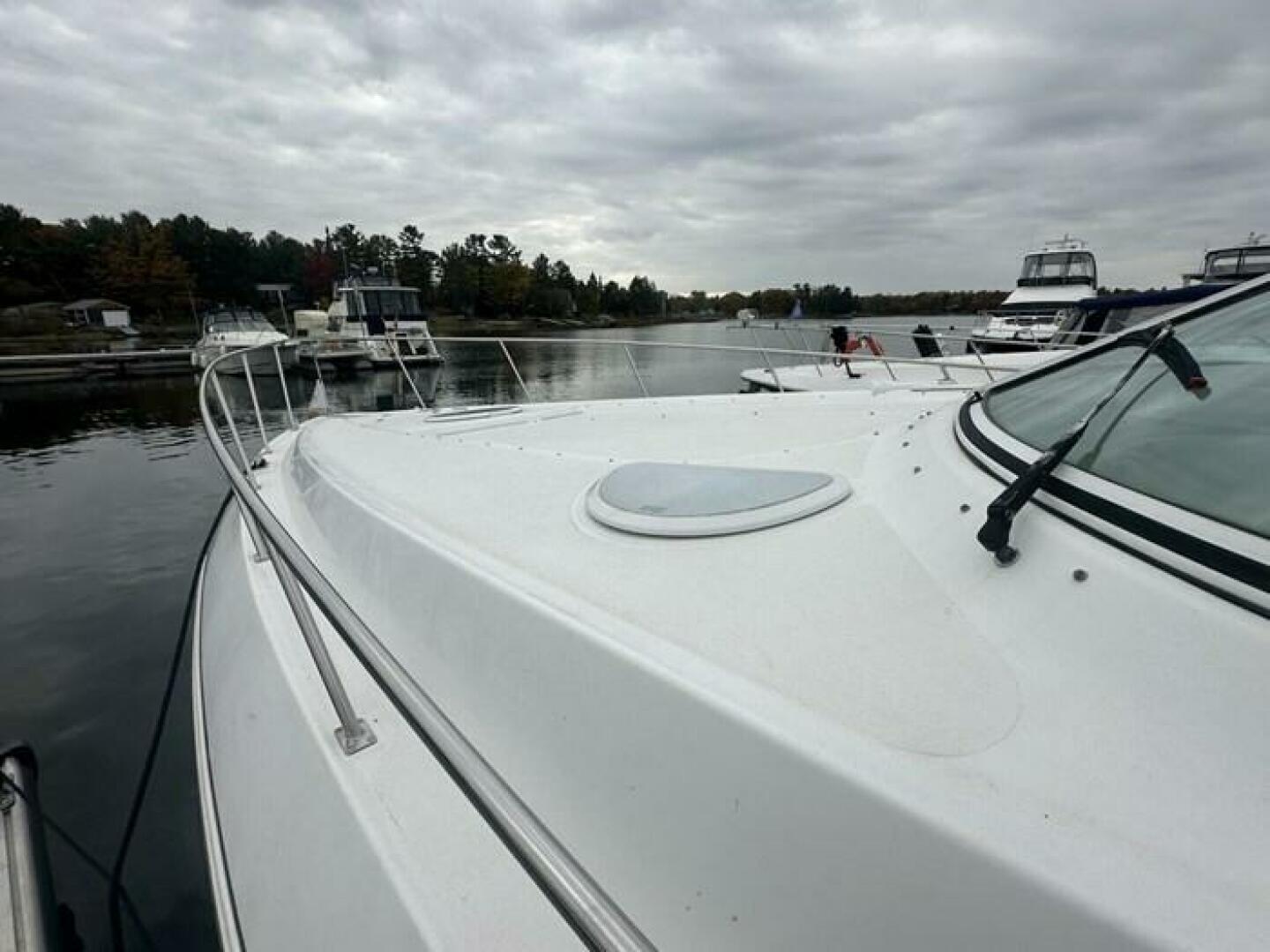 2001-cruisers-yachts-3672-express-power-9808465-20250523140301001-1_XLARGE