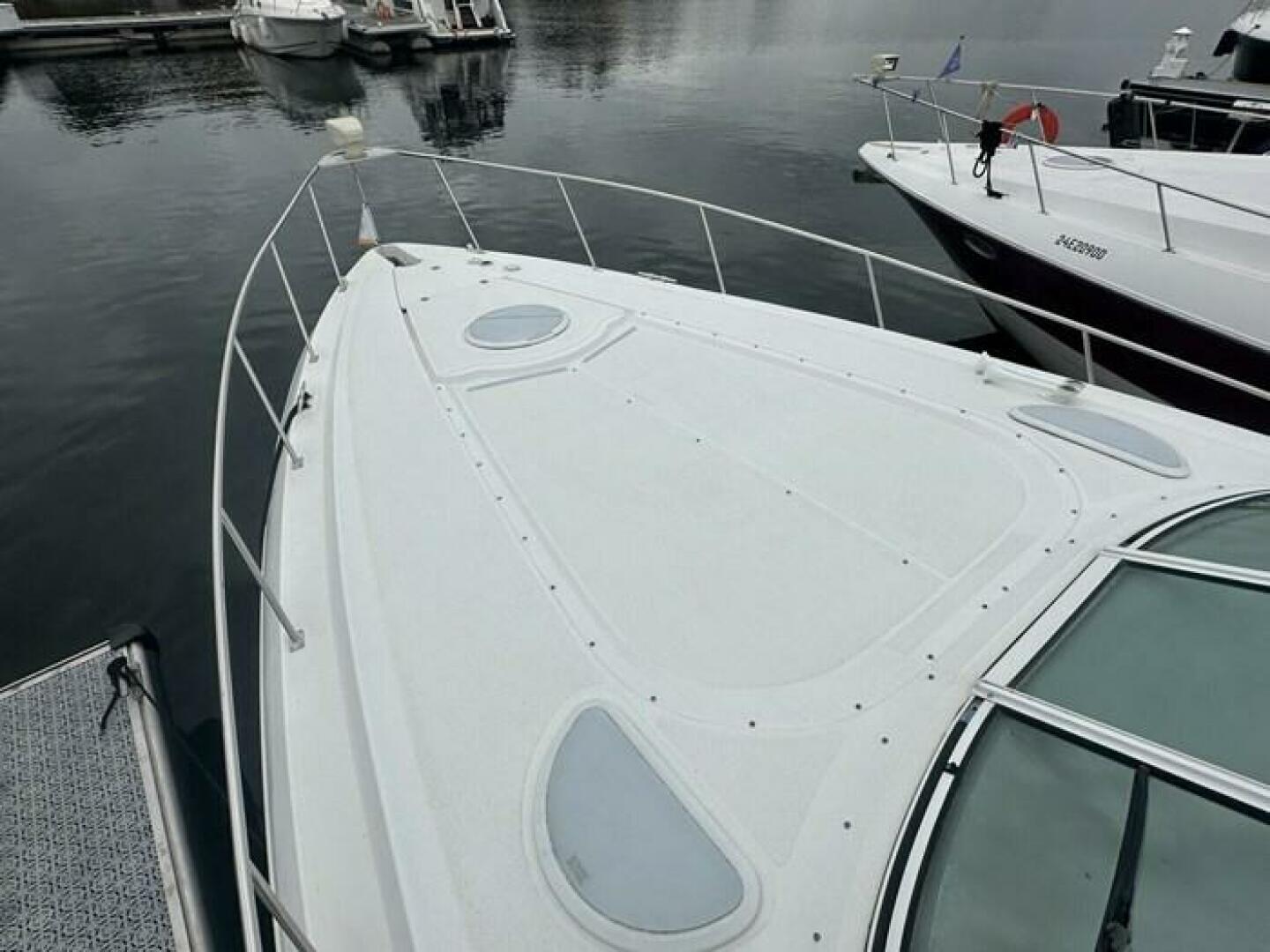2001-cruisers-yachts-3672-express-power-9808465-20250523140303150-1_XLARGE