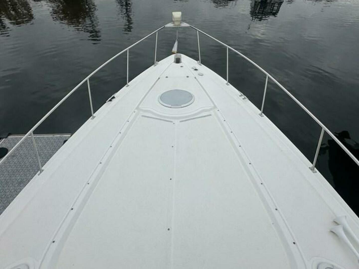2001-cruisers-yachts-3672-express-power-9808465-20250523140305030-1_XLARGE