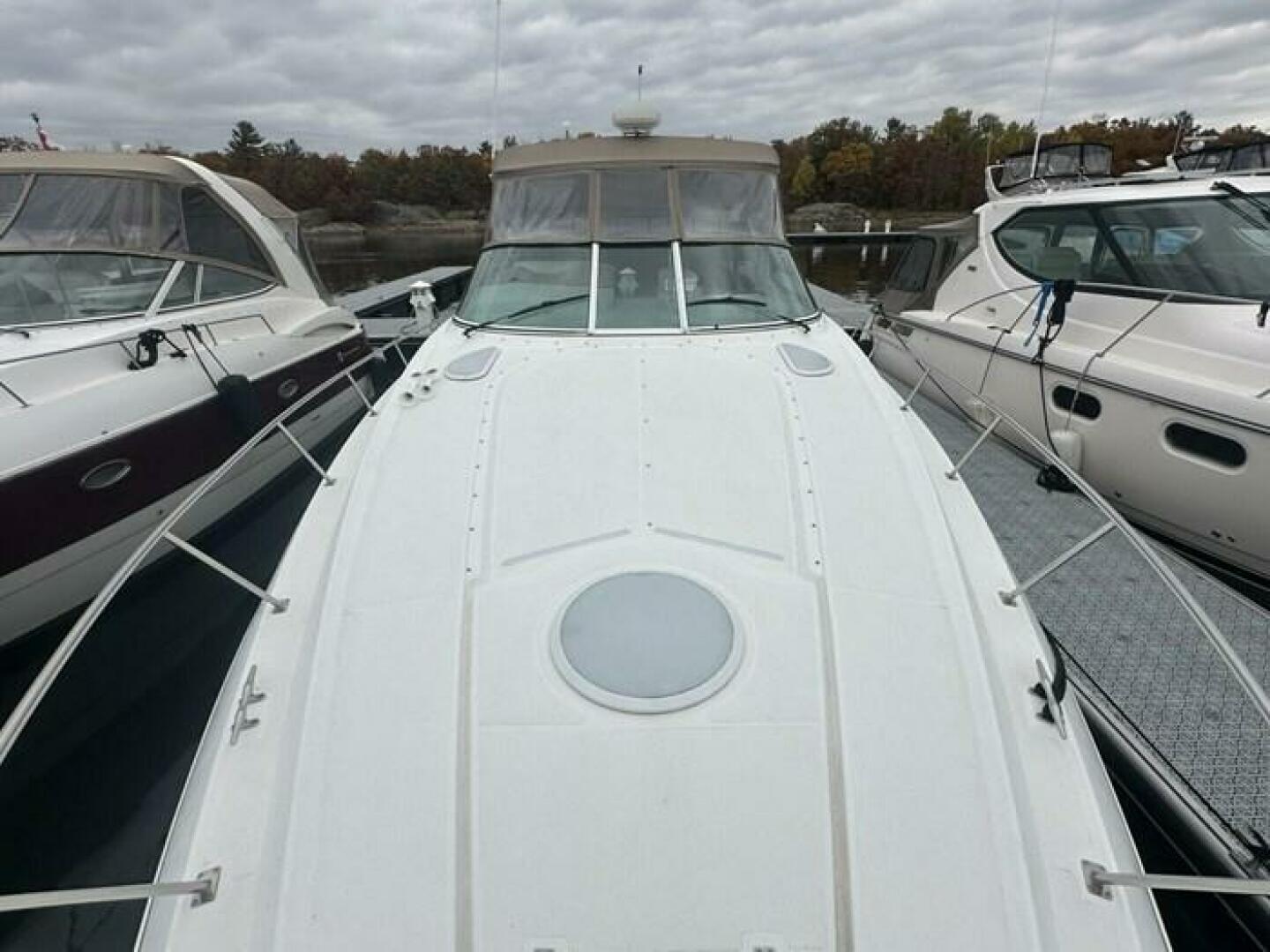 2001-cruisers-yachts-3672-express-power-9808465-20250523140308103-1_XLARGE
