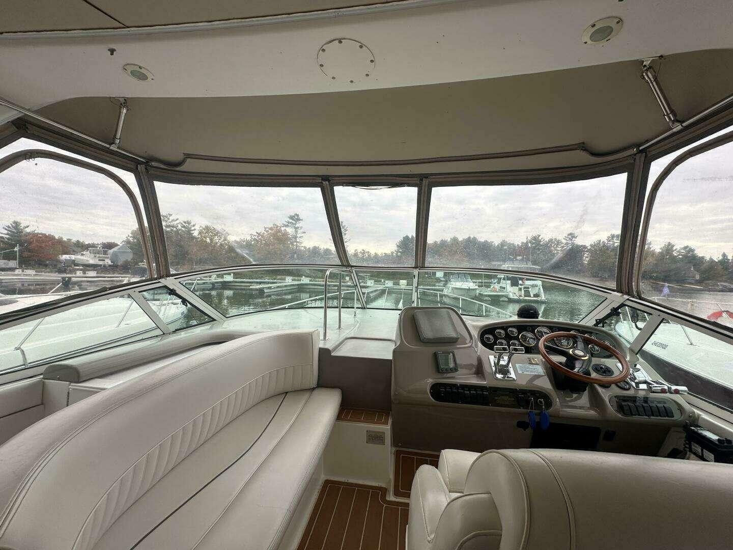 2001-cruisers-yachts-3672-express-power-9808465-20250523140341136-1_XLARGE
