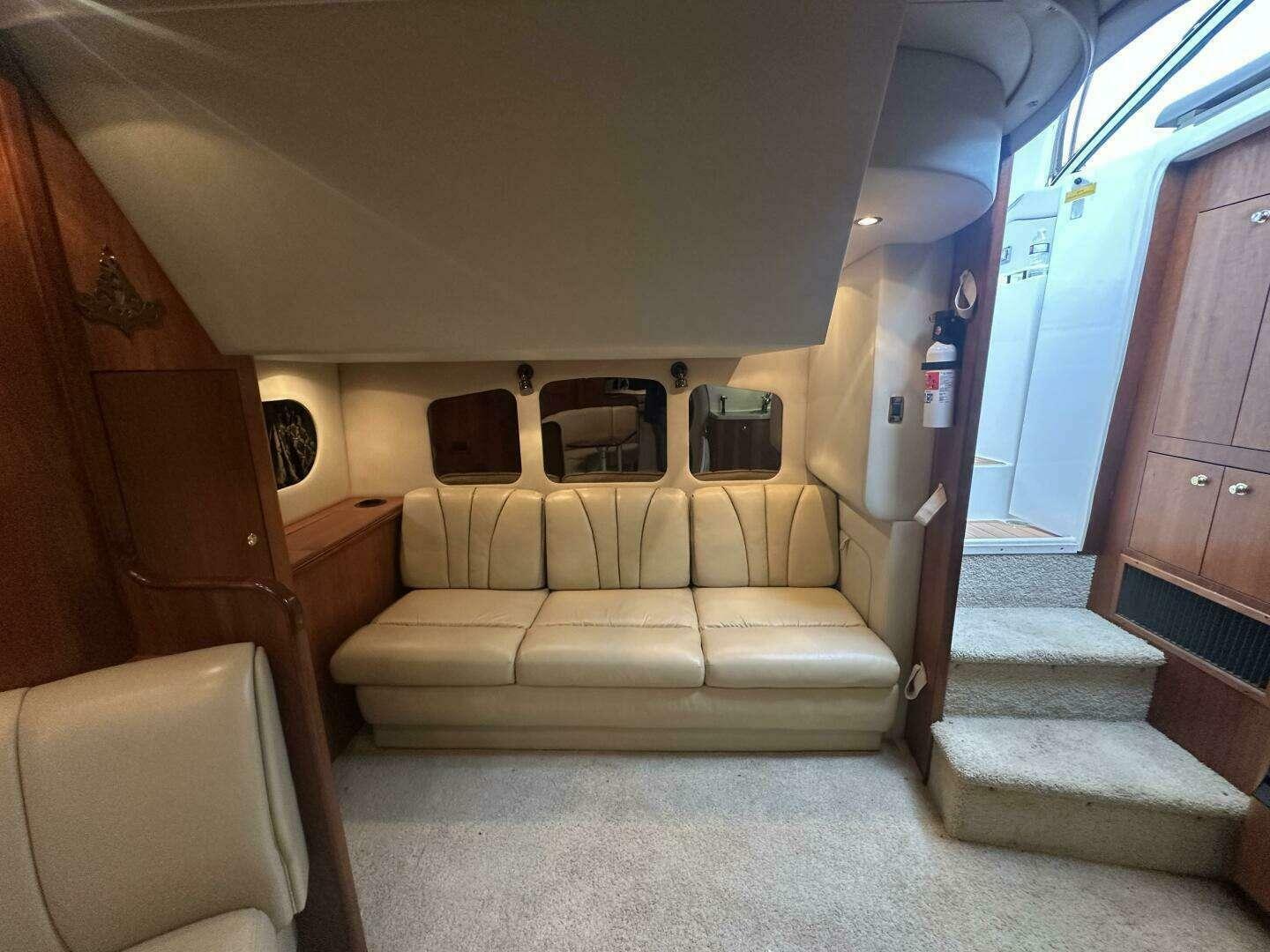 2001-cruisers-yachts-3672-express-power-9808465-20250523140356031-1_XLARGE