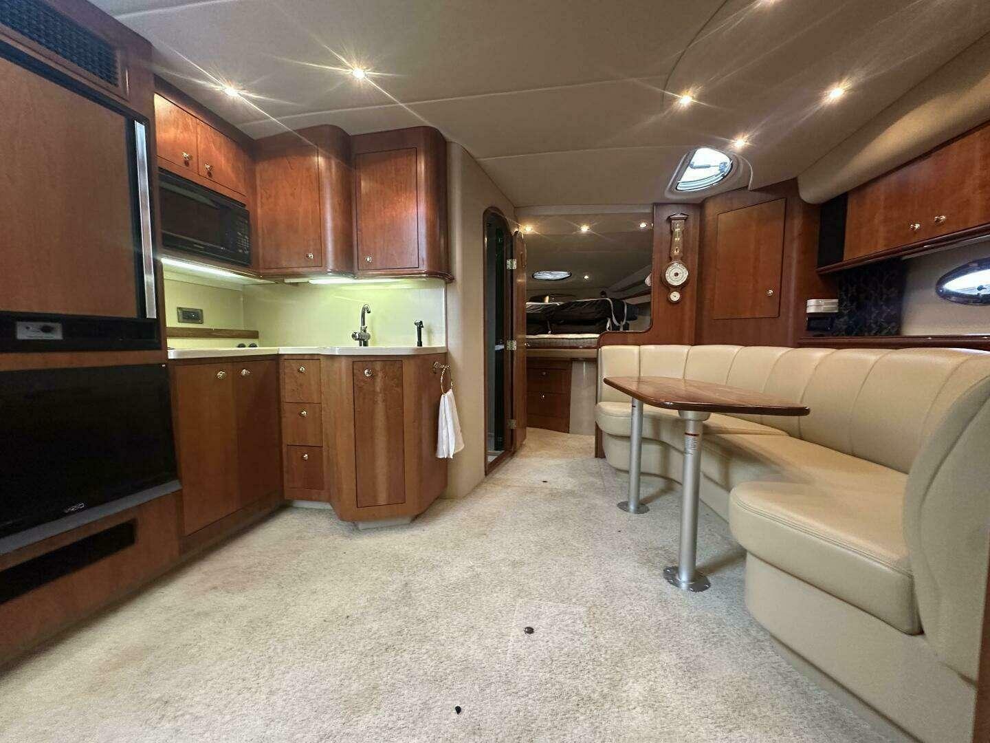 2001-cruisers-yachts-3672-express-power-9808465-20250523140400170-1_XLARGE