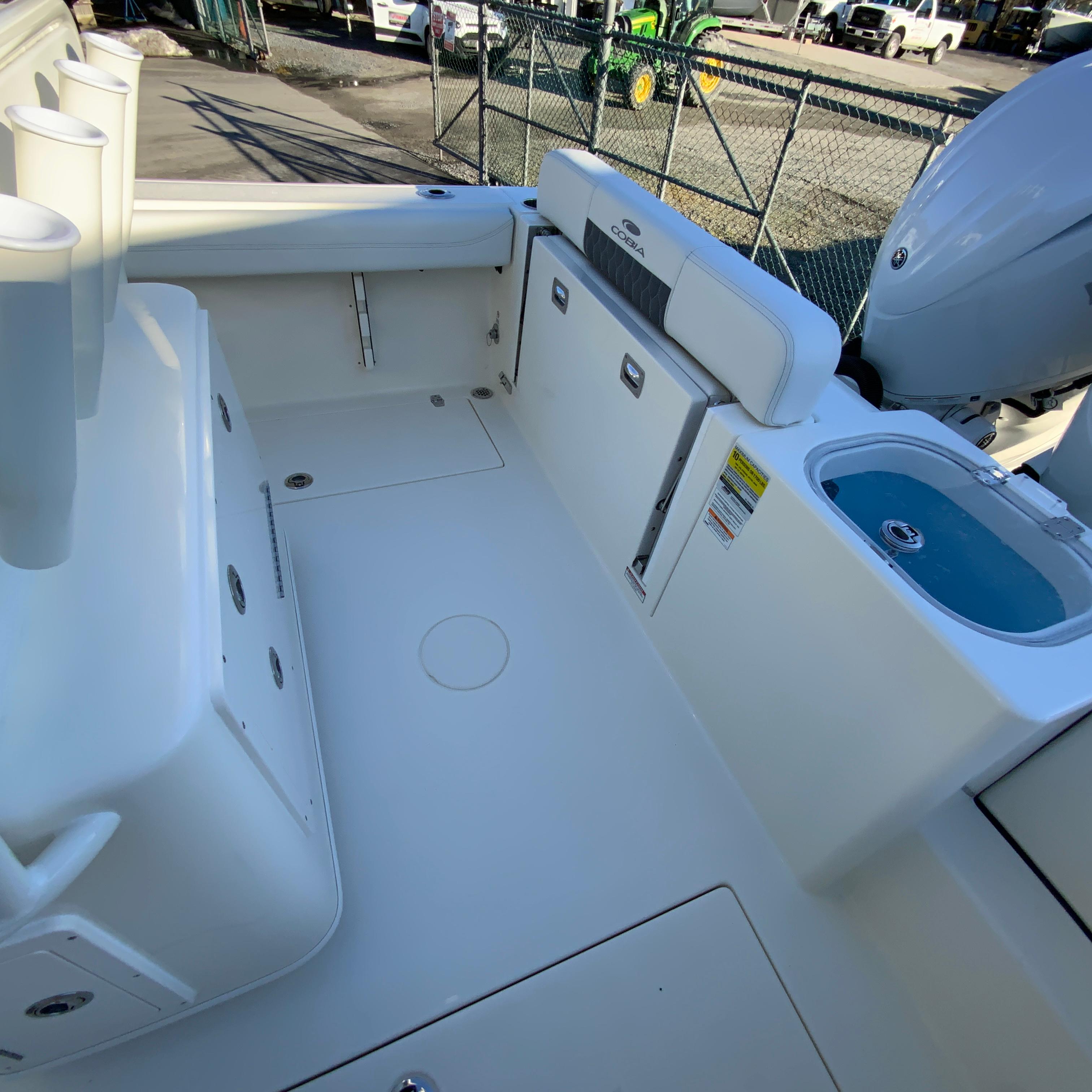 2025 Cobia 240 Center Console-15