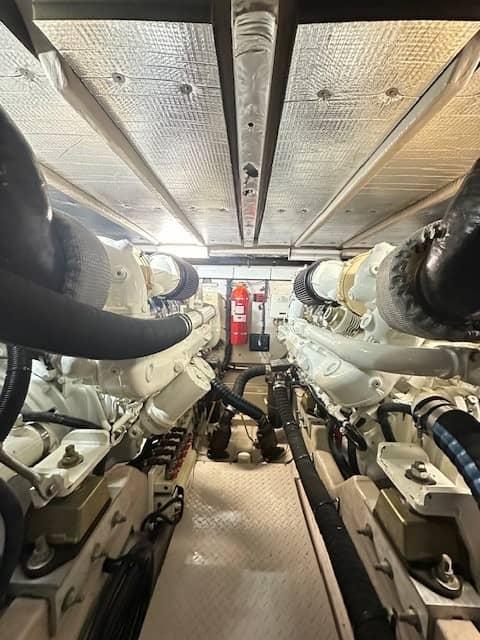 2005-sea-ray-550-sedan-bridge-power-9808468-979701870-0-270520250541-17