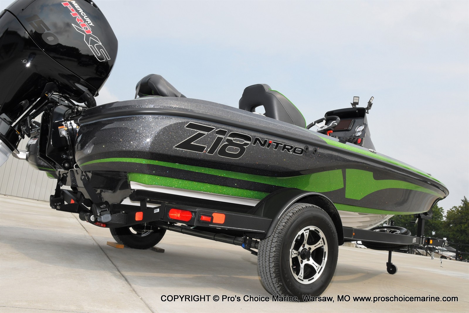 2022 Nitro boat for sale, model of the boat is Z18 Pro Package w/150HP Pro-XS & Image # 37 of 50