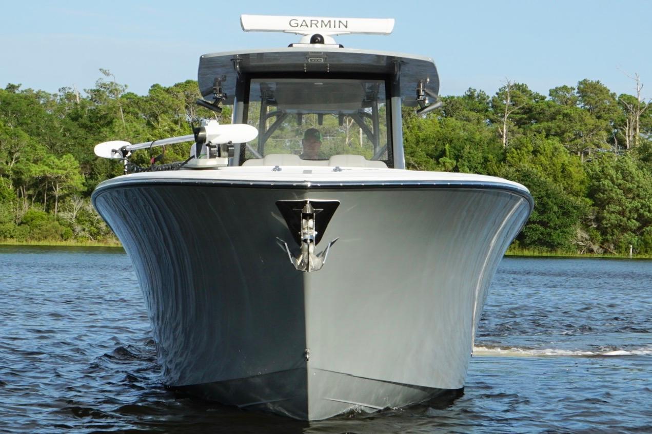 2024 Front Runner 39 Center Console - Image 4