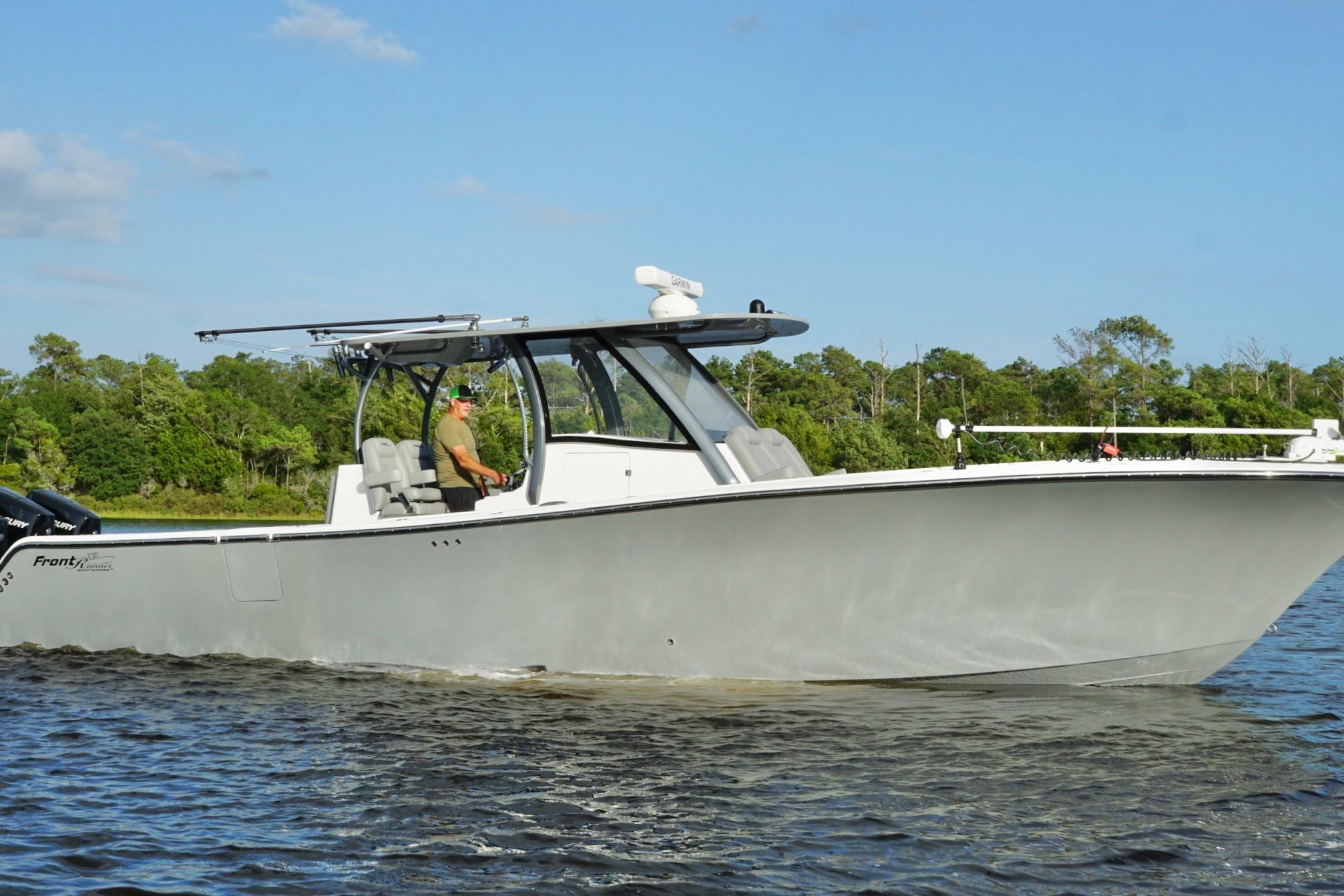 2024 Front Runner 39 Center Console - Image 5