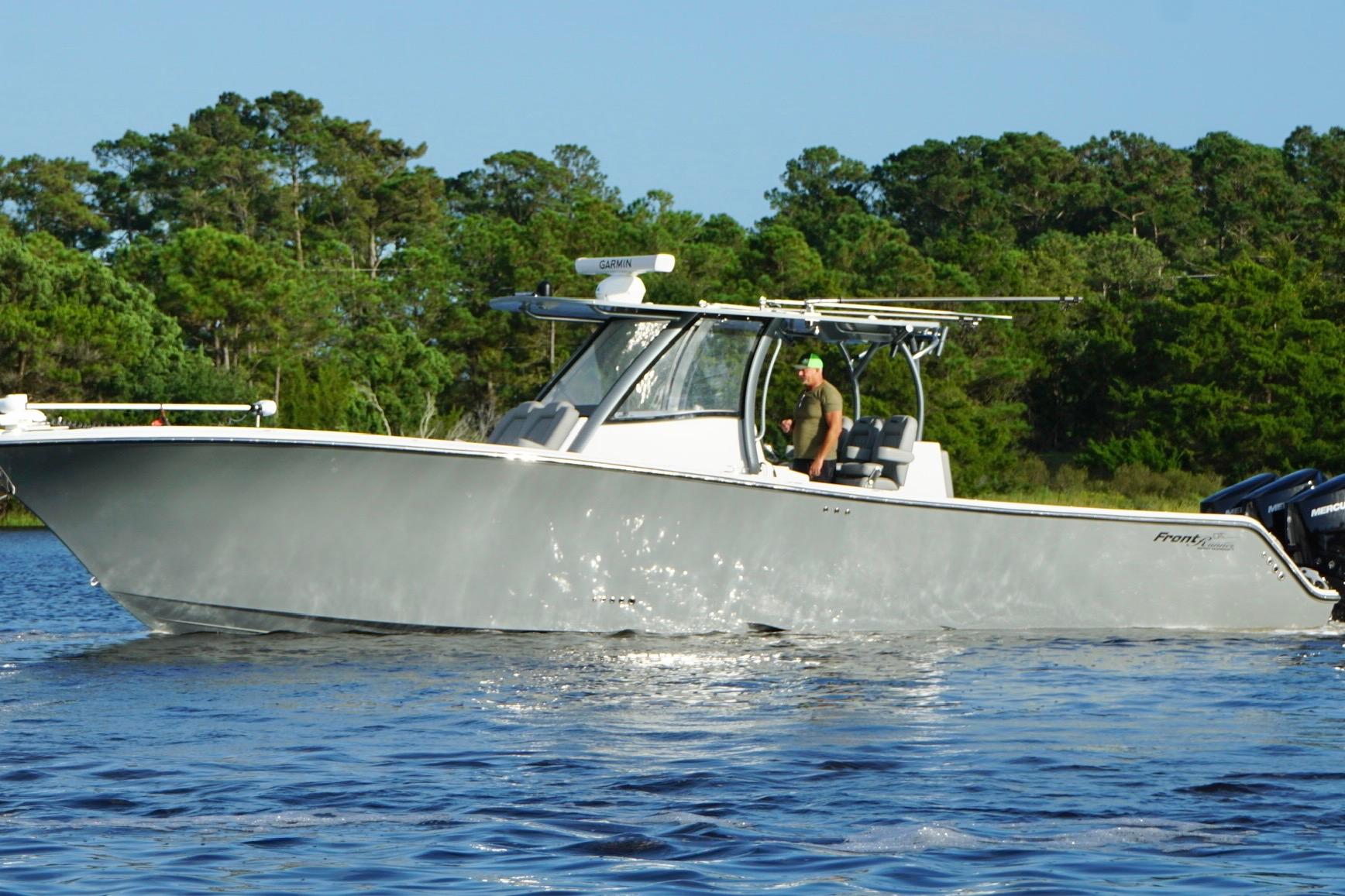 2024 Front Runner 39 Center Console - Image 9