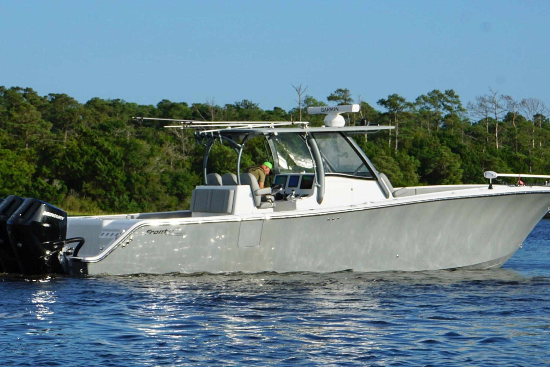 2024 Front Runner 39 Center Console - Image 10