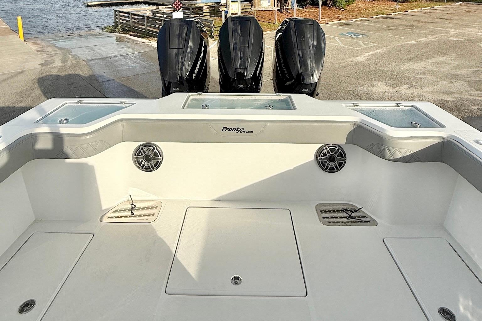2024 Front Runner 39 Center Console - Image 17