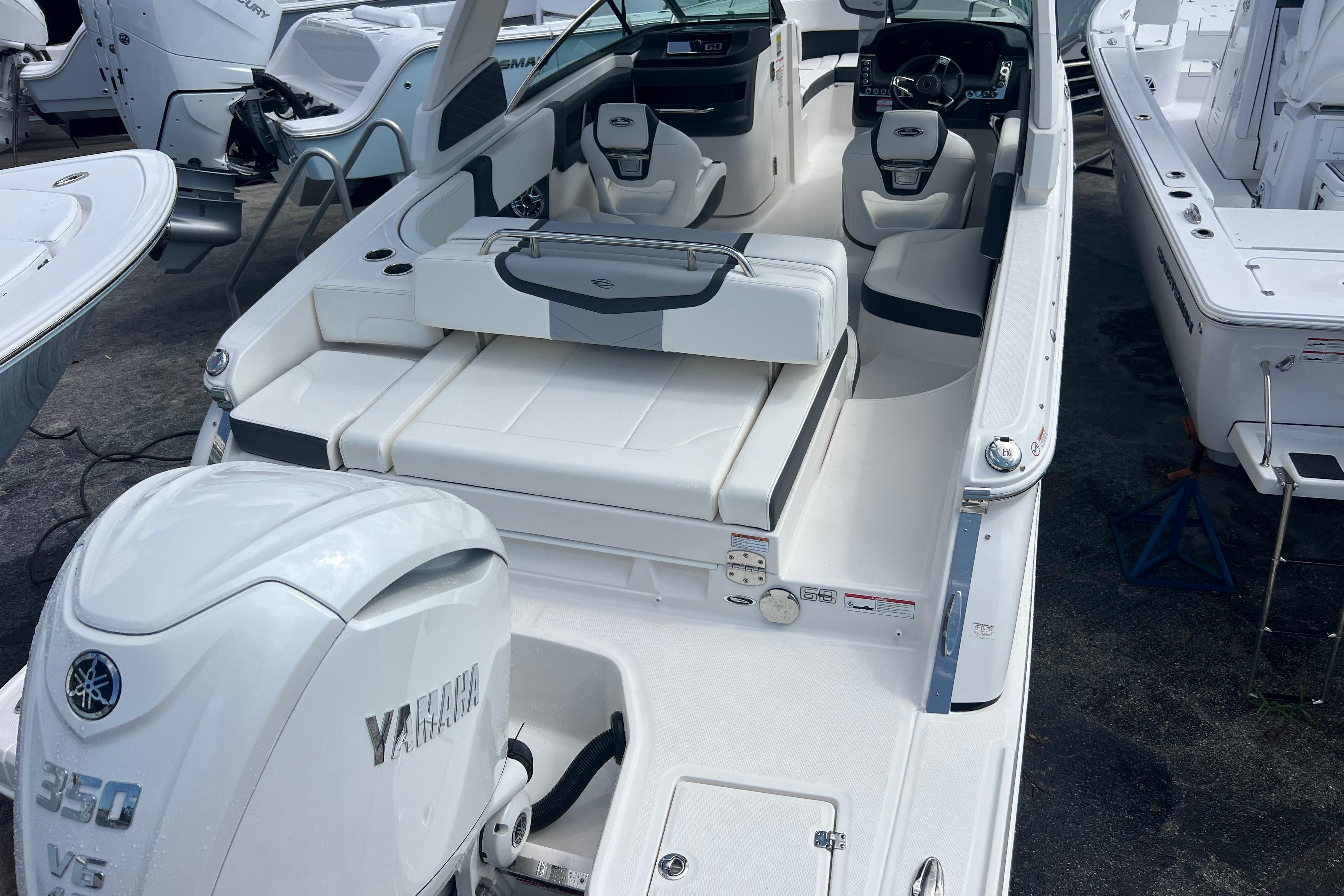 2025 Chaparral 270 OSX-6