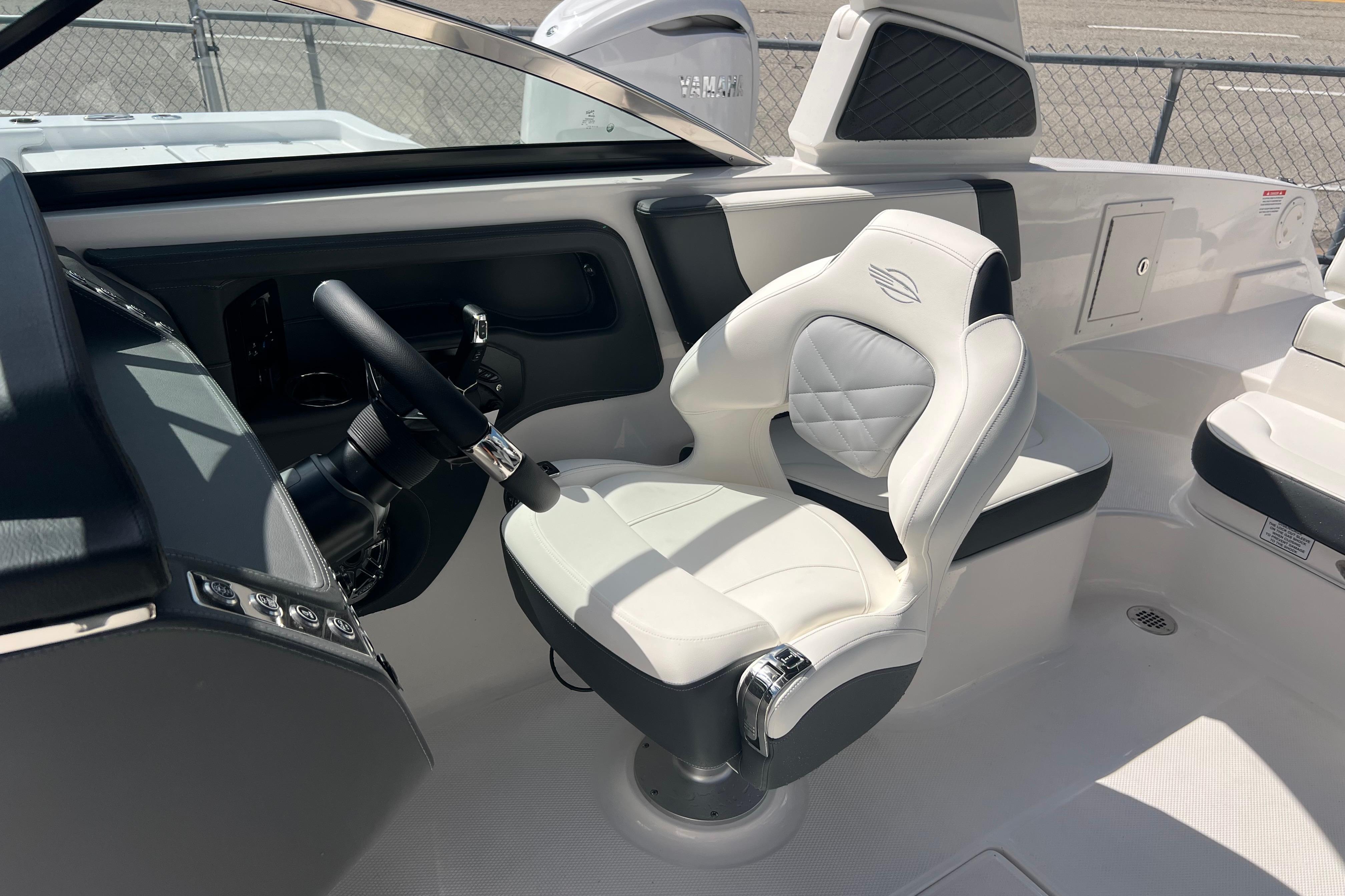 2025 Chaparral 270 OSX-22