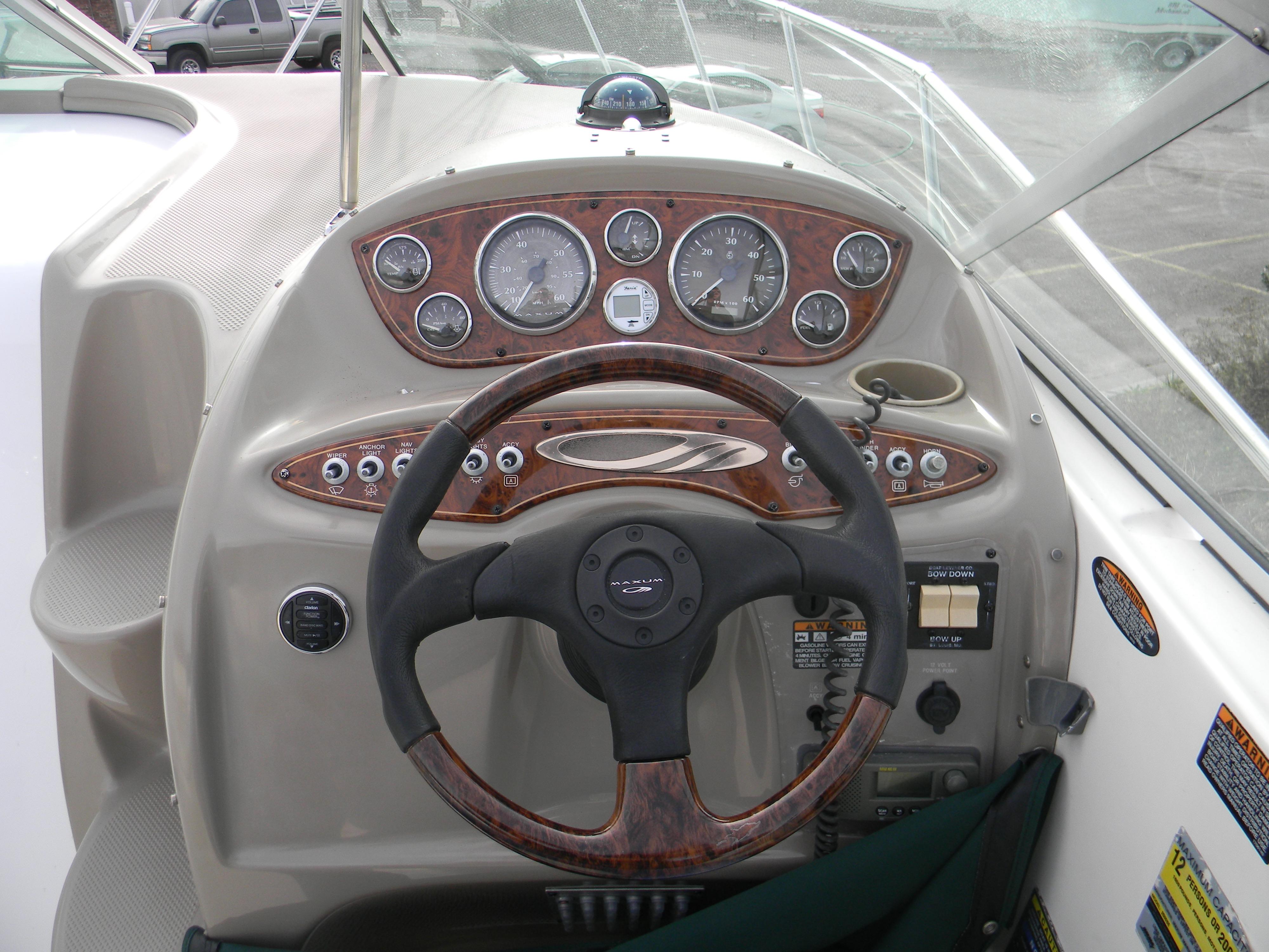 2003 Maxum 2500 SE