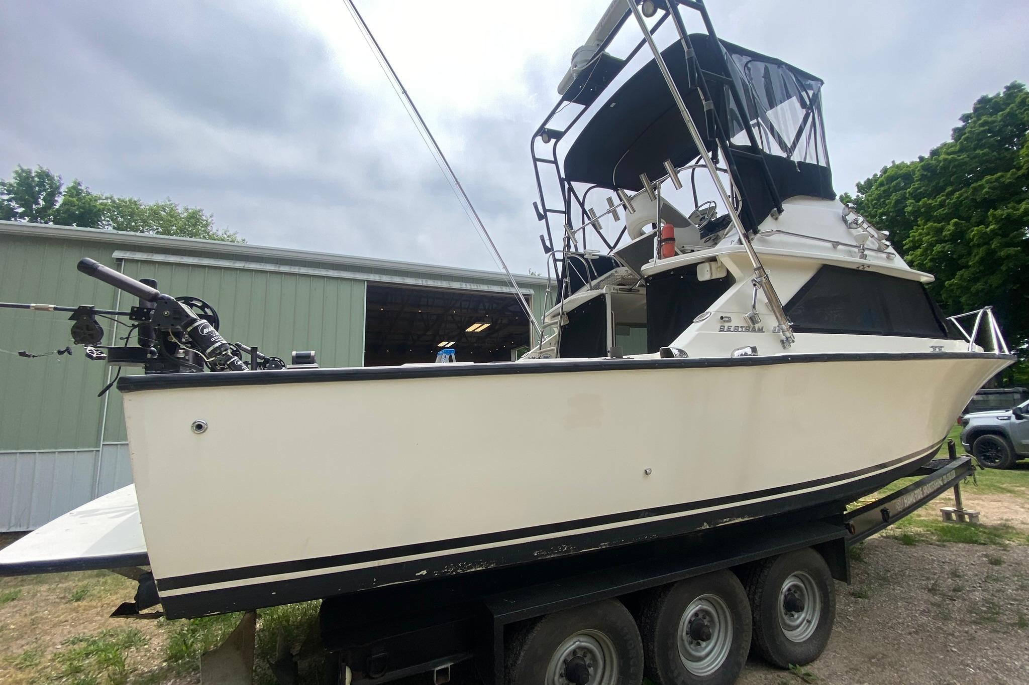 MI 10581 RR Knot 10 Yacht Sales MI 10581 RR Knot 10 Yacht Sales