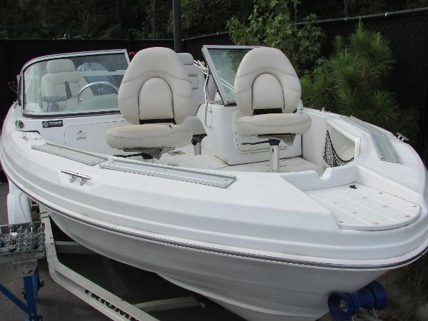 2008 Triumph boat for sale, model of the boat is 191 DC & Image # 1 of 4