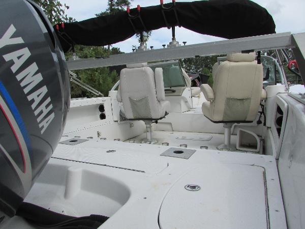 2008 Triumph boat for sale, model of the boat is 191 DC & Image # 4 of 4