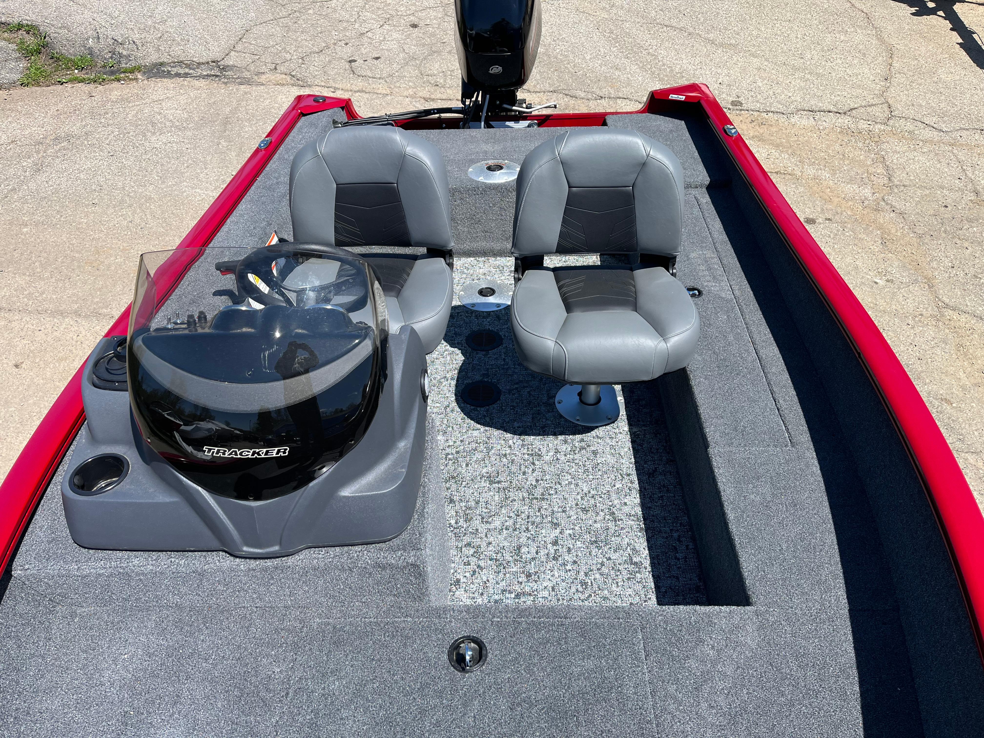 2025 Tracker Super Guide V-16 SC Gallery