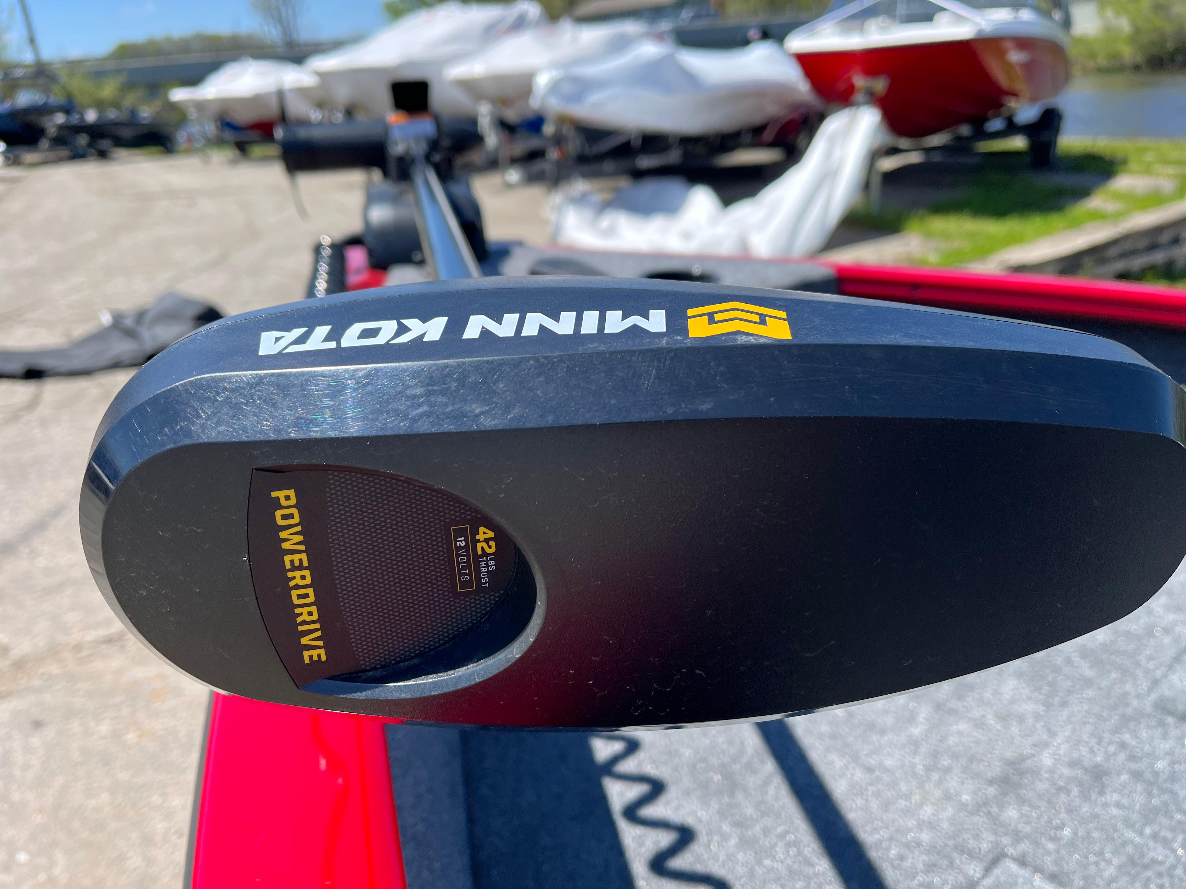 2025 Tracker Super Guide V-16 SC Gallery