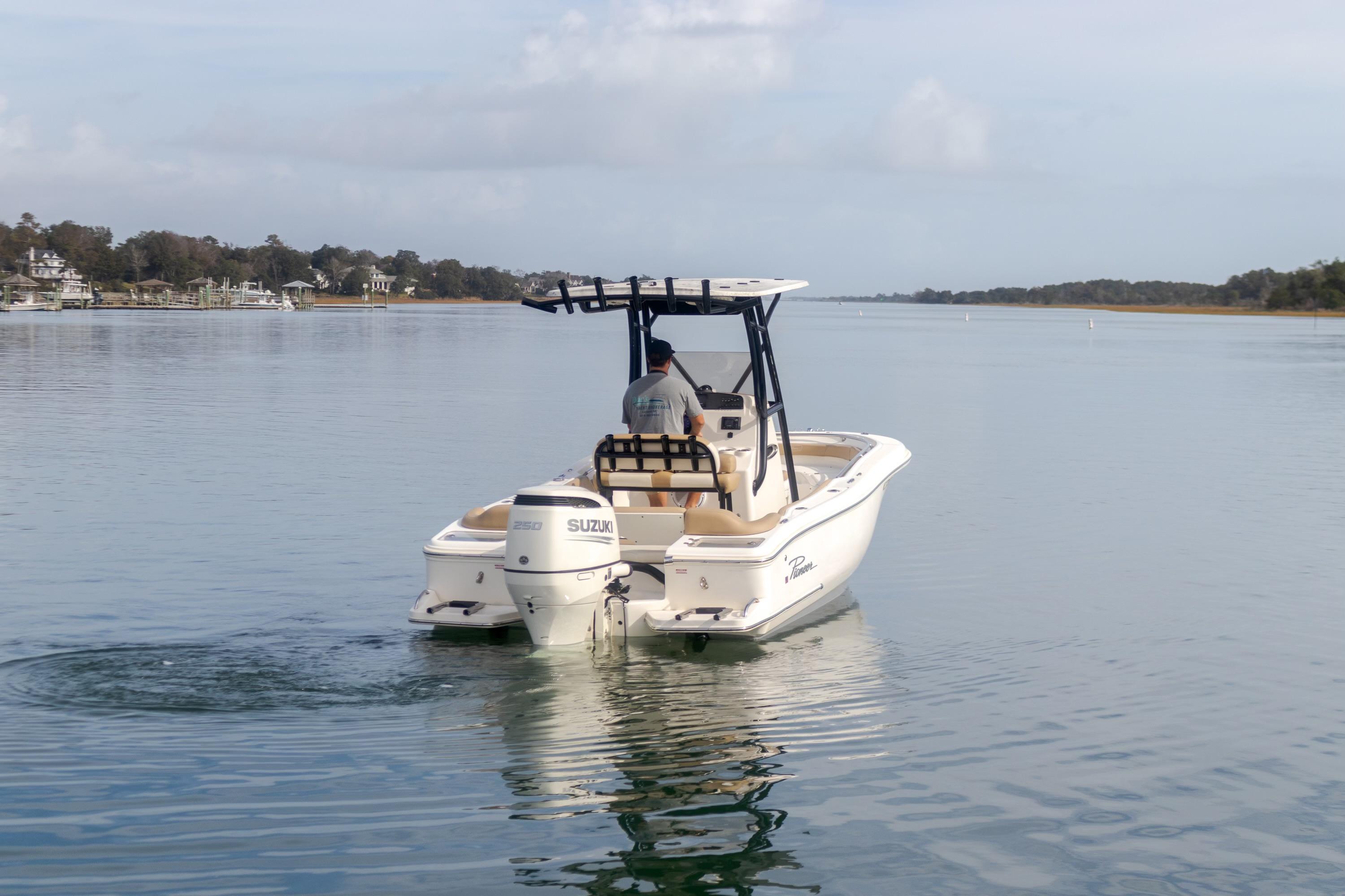 2021 Pioneer 222 Islander