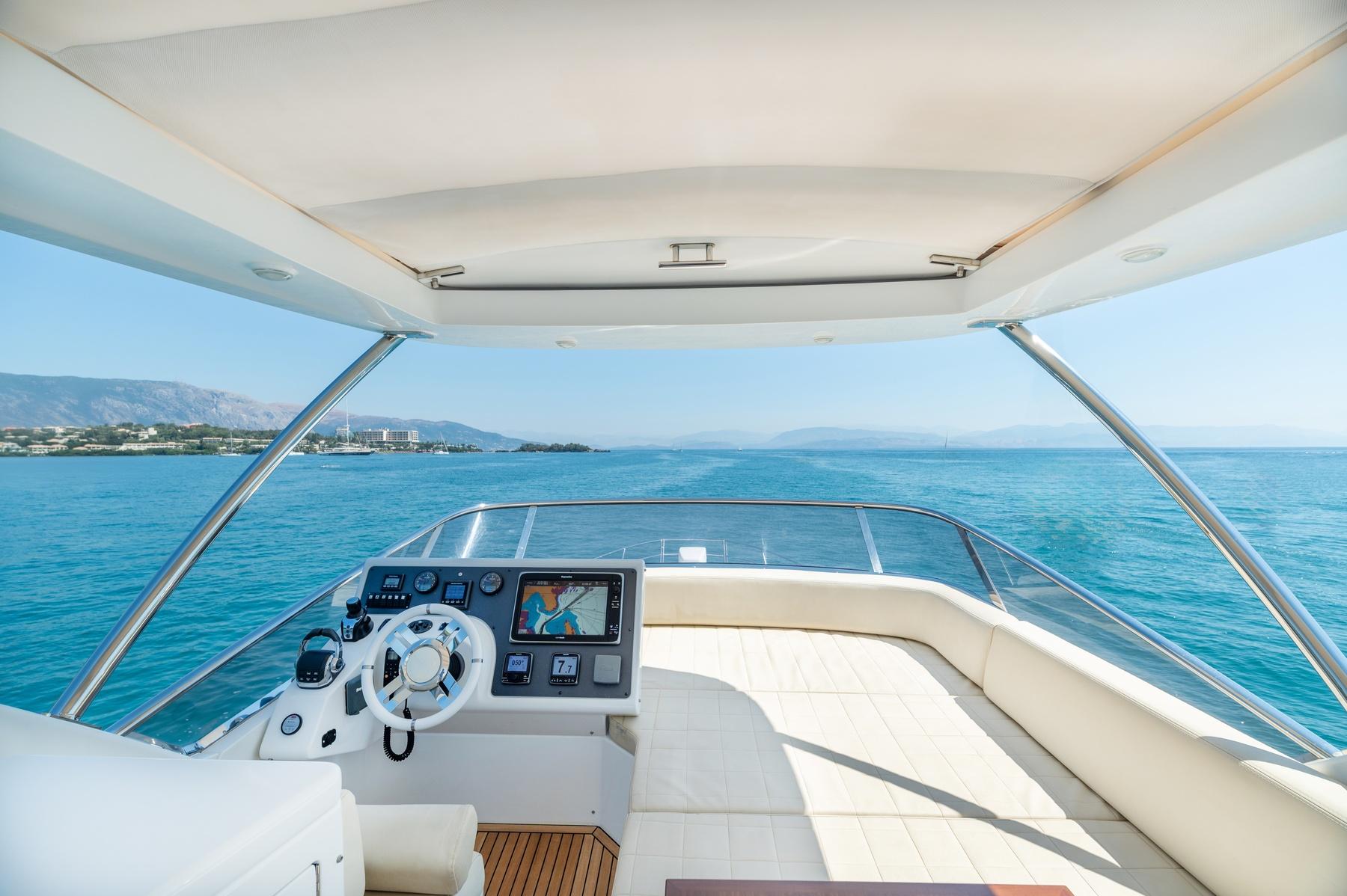 Yacht Photos Pics