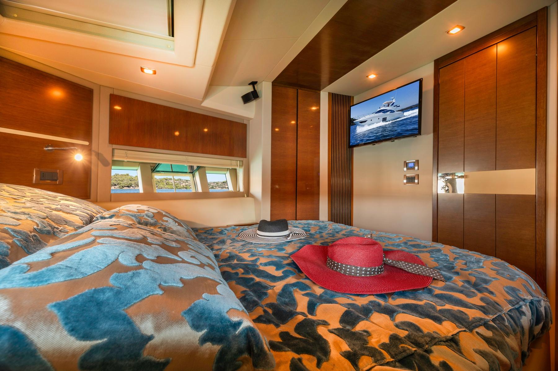 Yacht Photos Pics