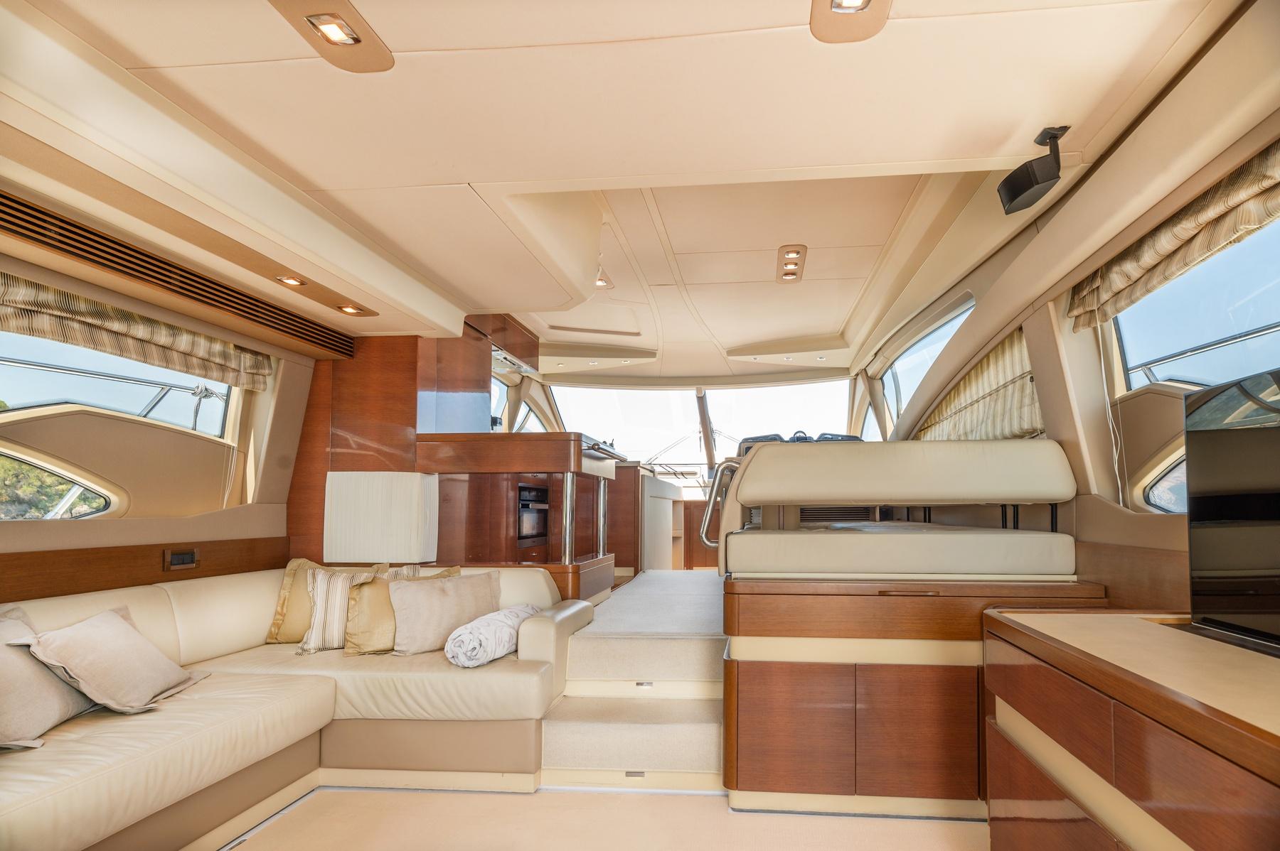 Yacht Photos Pics