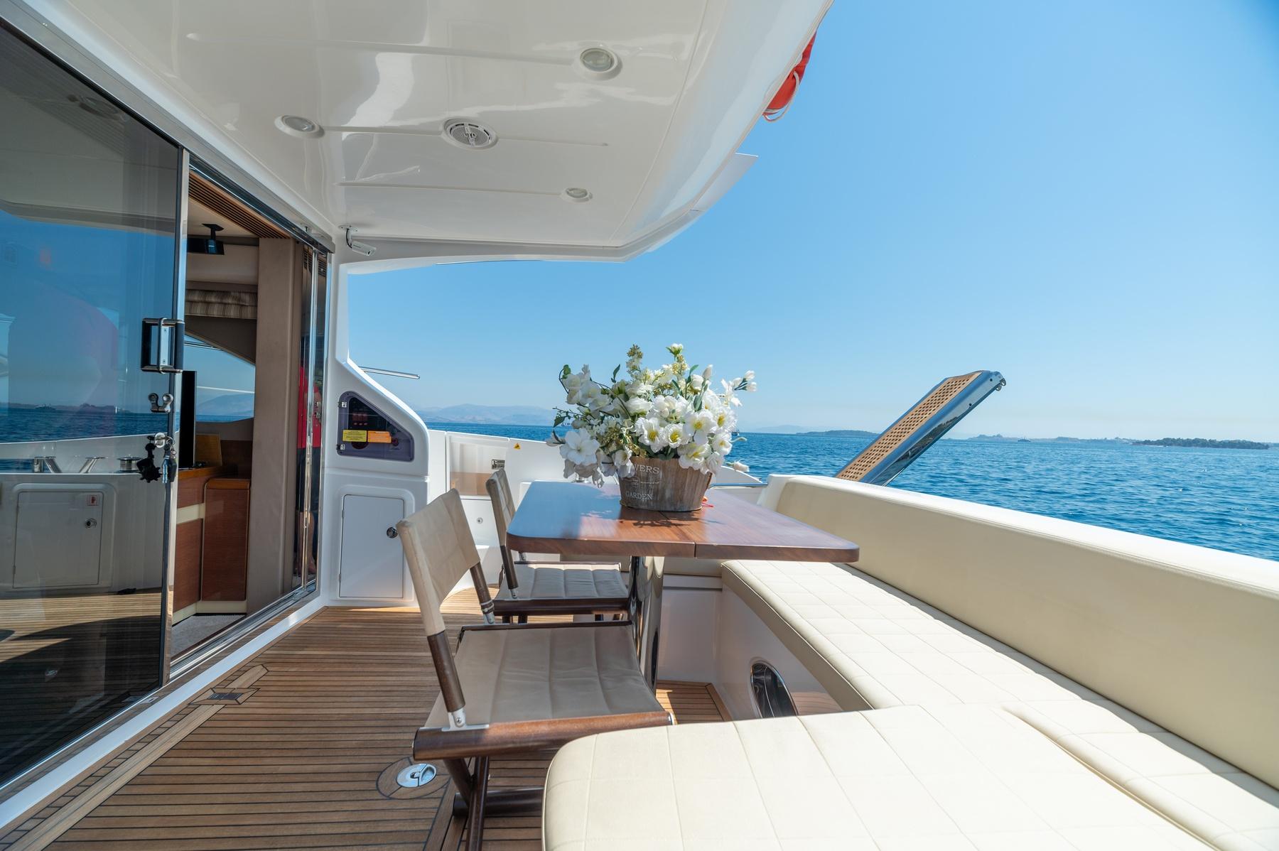 Yacht Photos Pics
